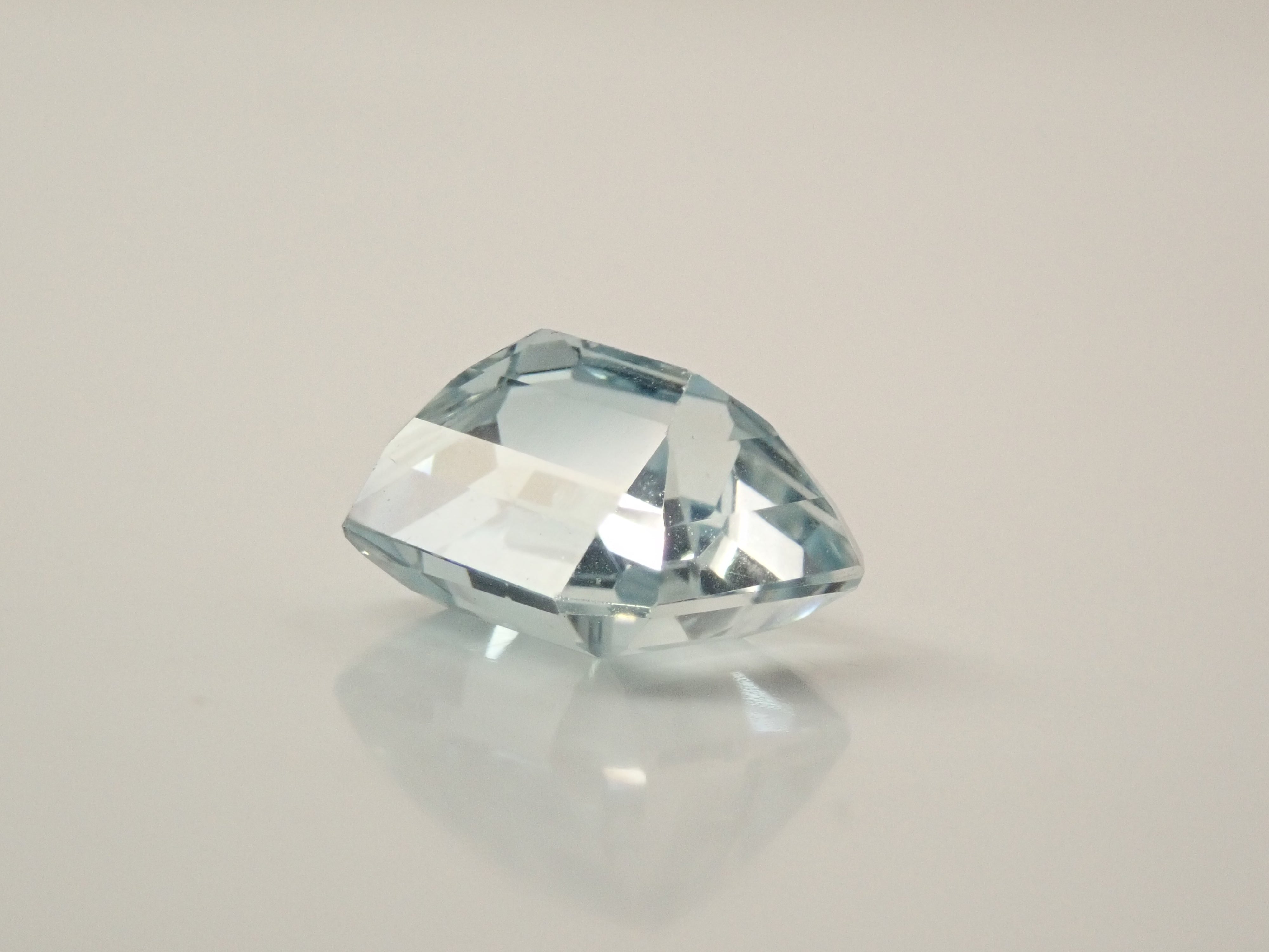 ブラジル産バイカラートパーズ 2.884ctルース