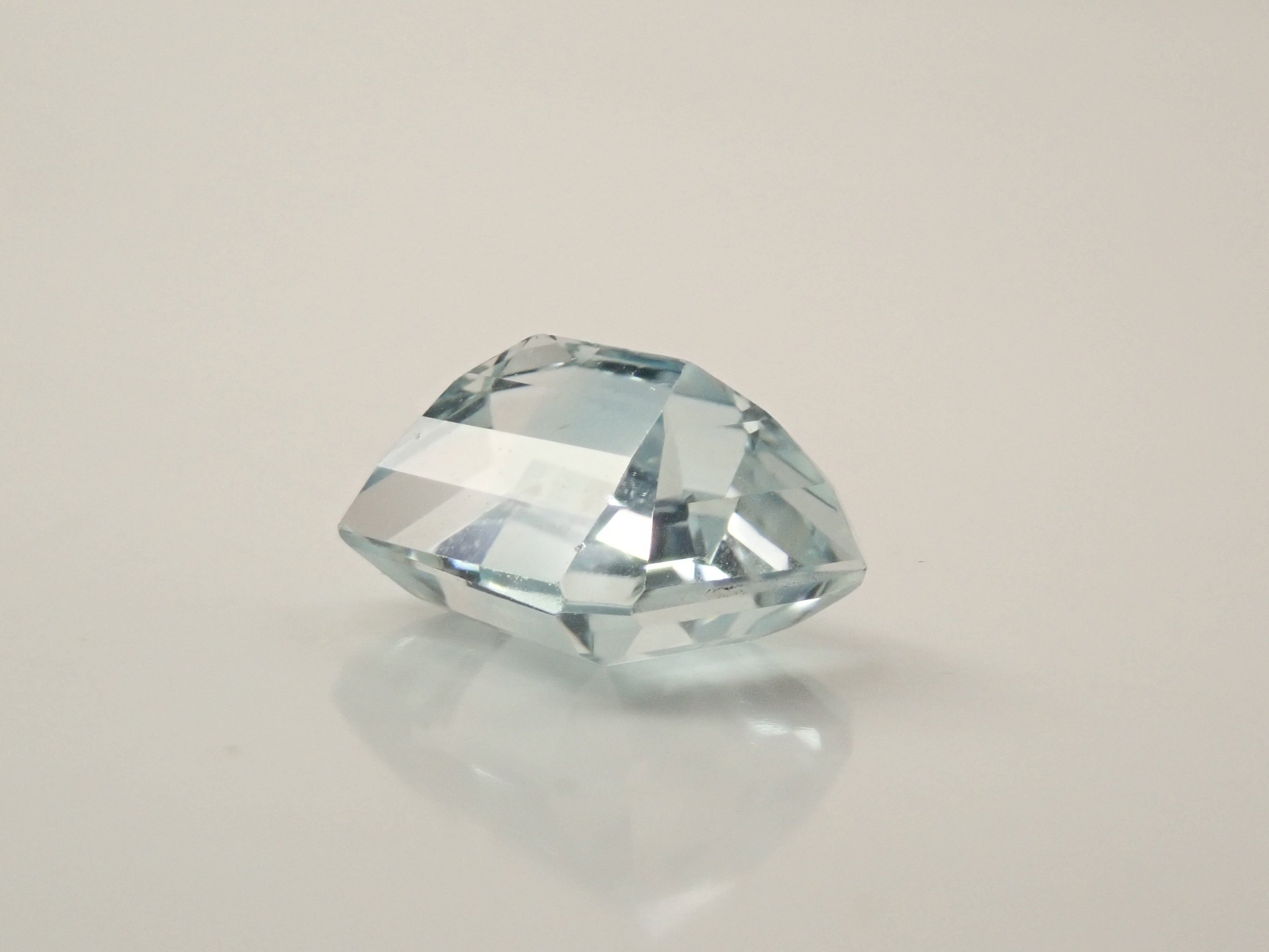 ブラジル産バイカラートパーズ 2.884ctルース