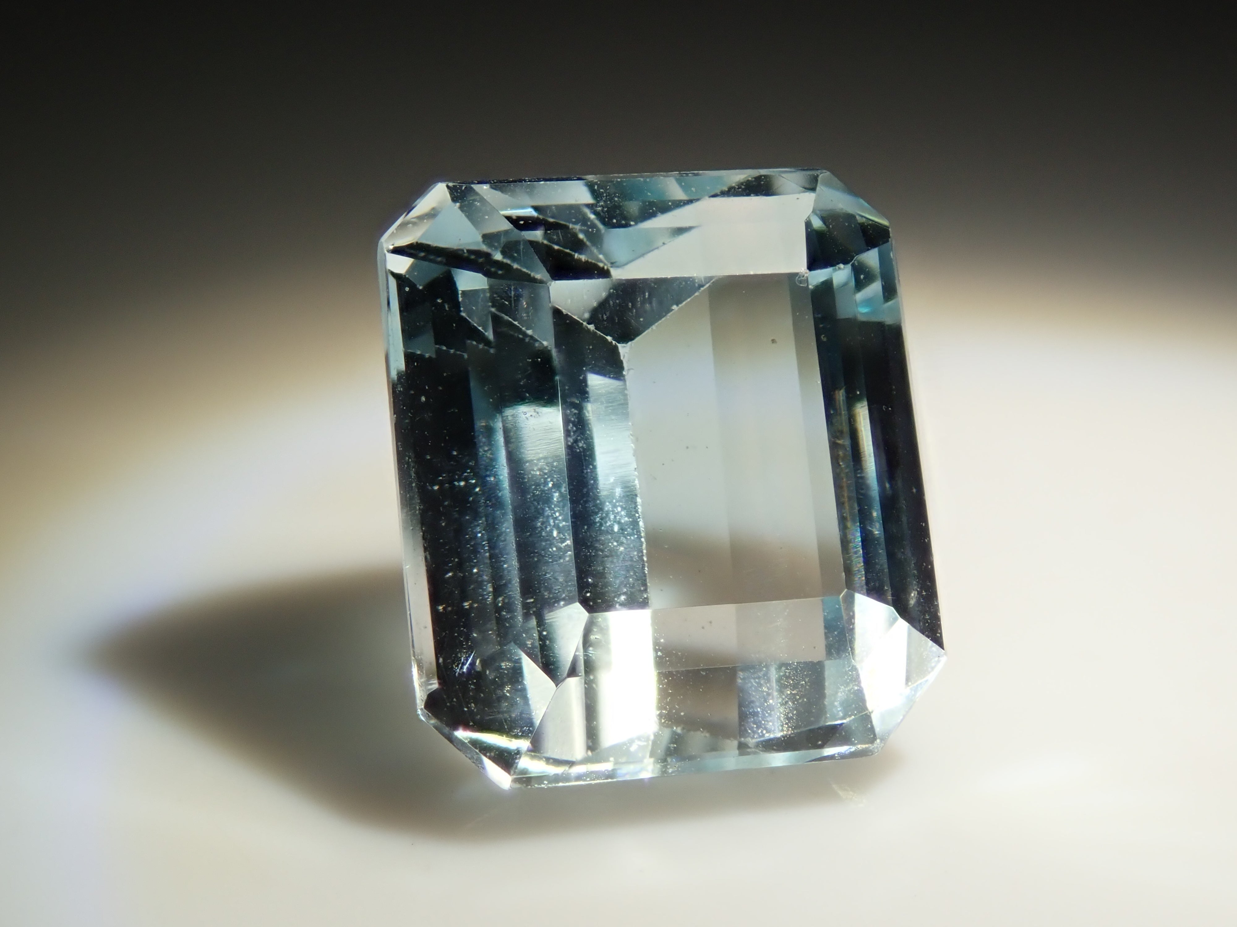 ブラジル産バイカラートパーズ 2.884ctルース