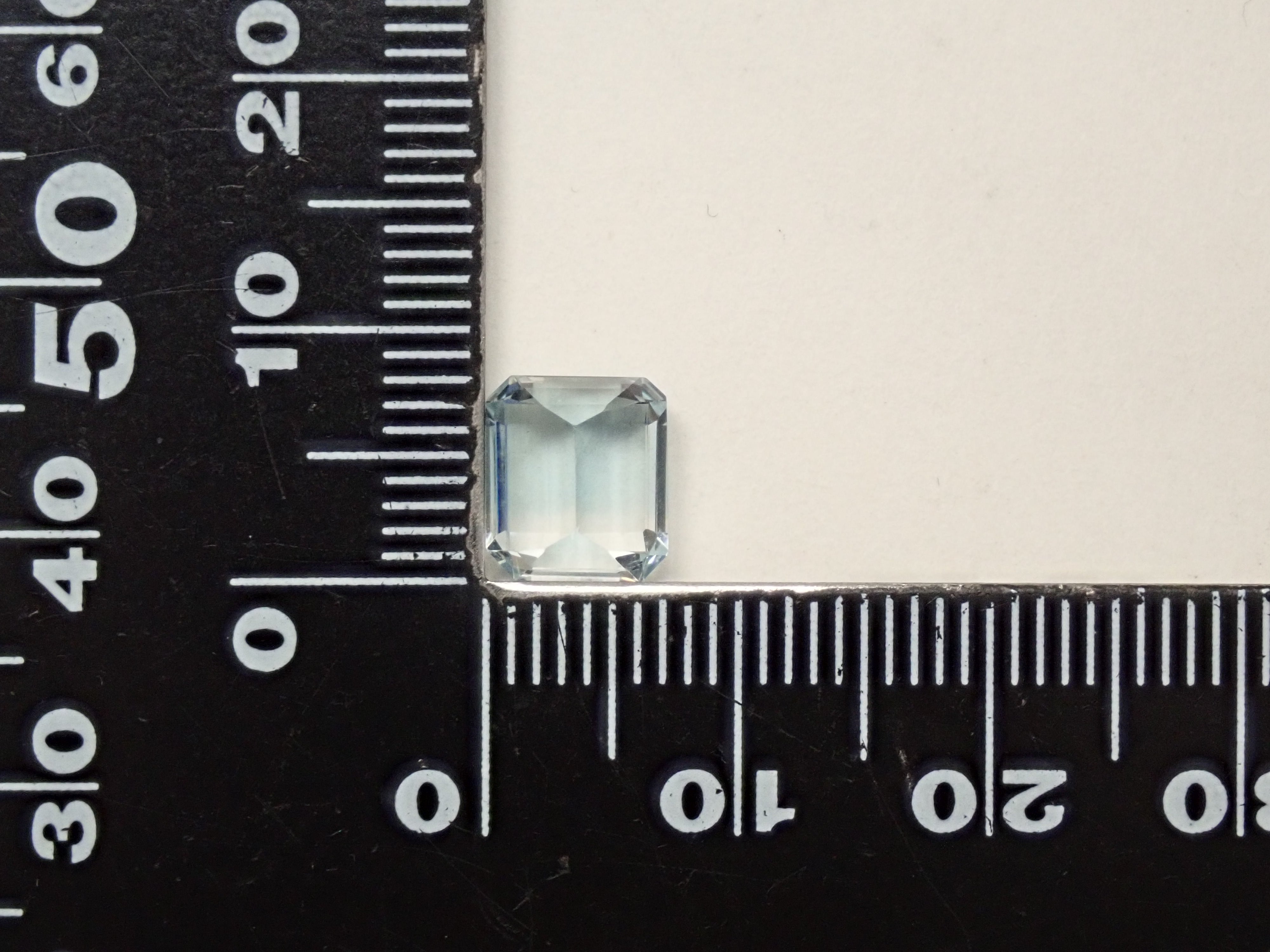 ブラジル産バイカラートパーズ 2.884ctルース