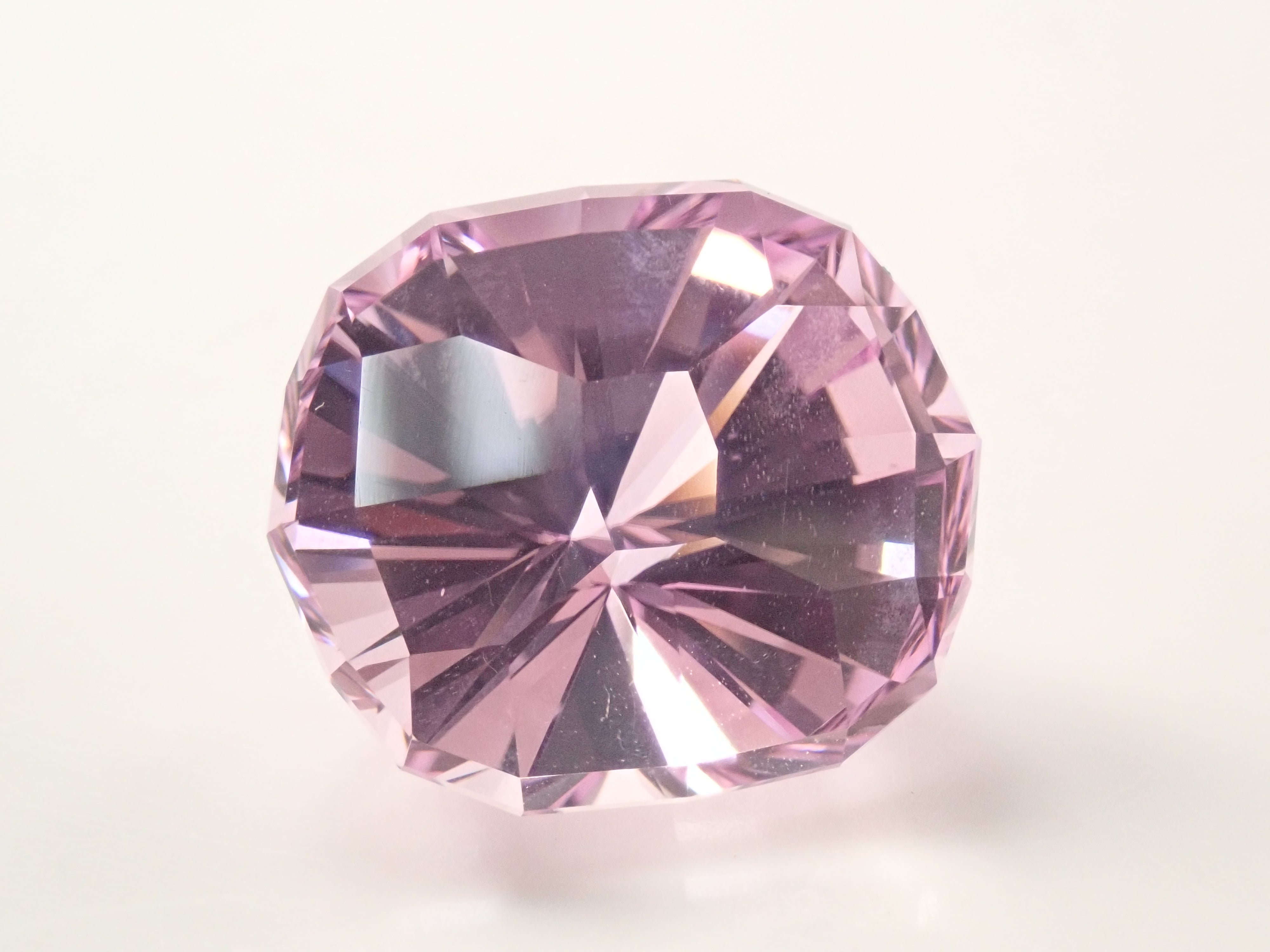 【12560299掲載】アフガニスタン産クンツァイト 23.634ctルース