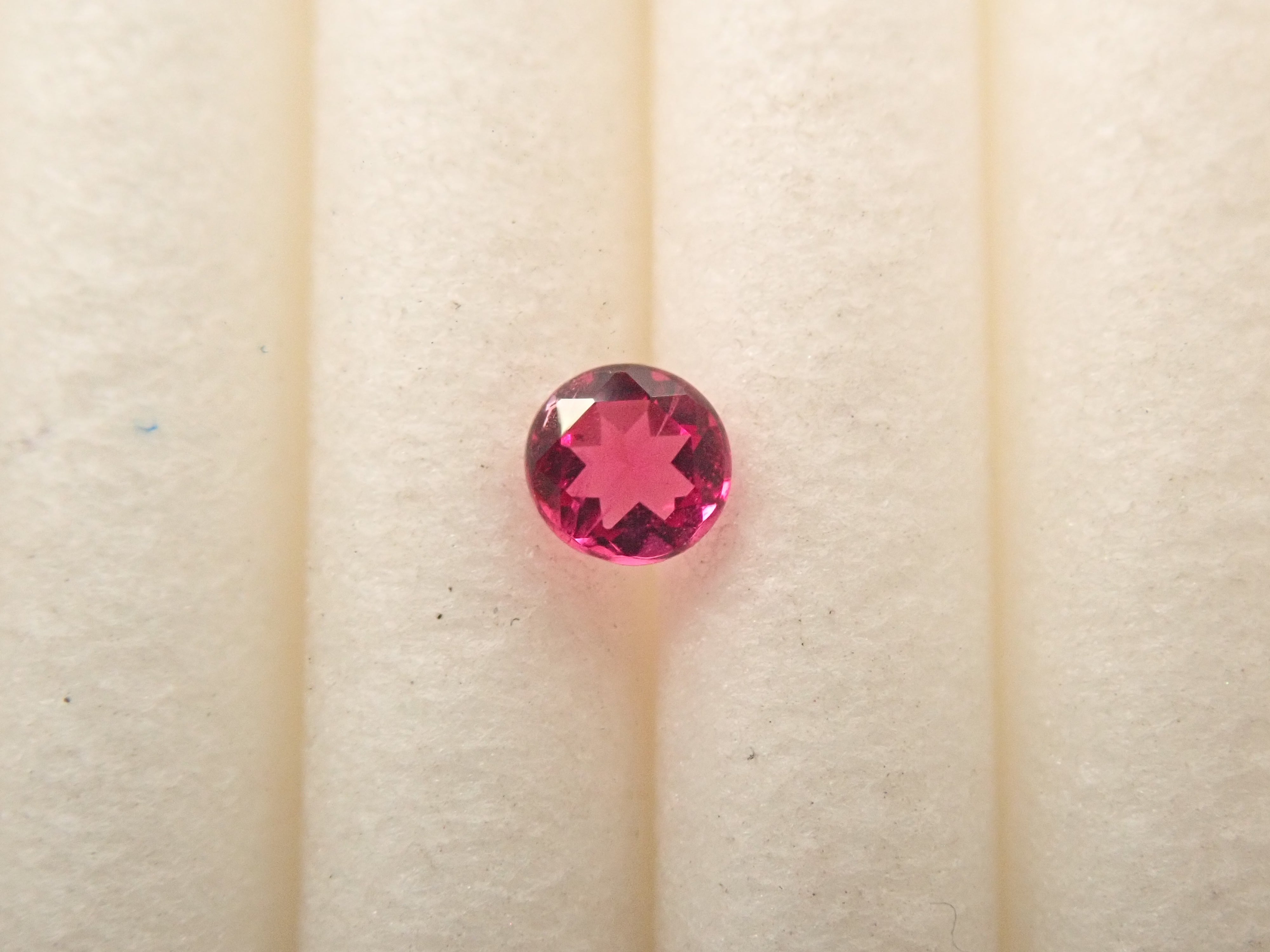 抽選販売091507_ノンオイルレッドベリル 2.5mm/0.050ctルース GIA