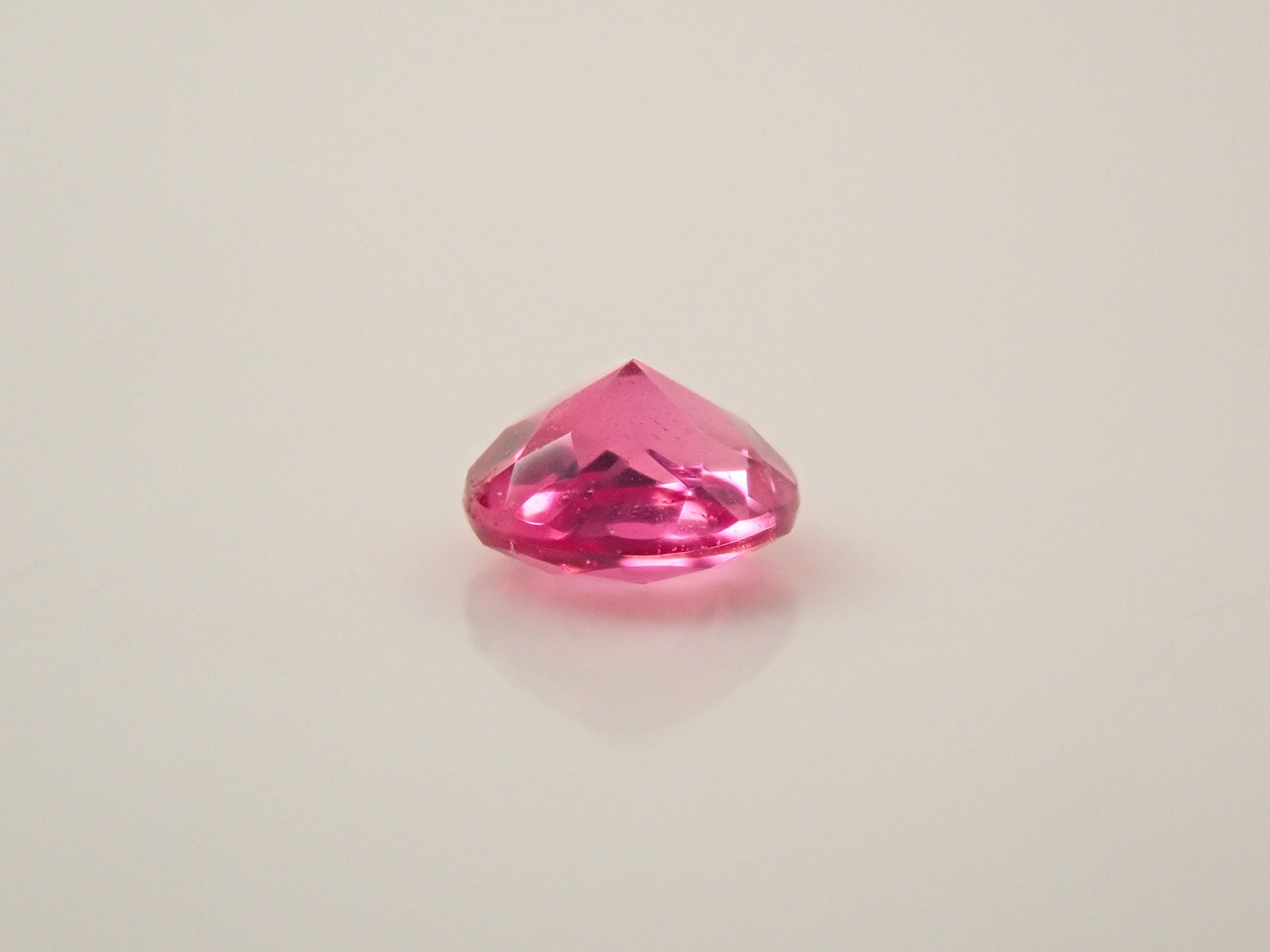 アメリカ産ノンオイルレッドベリル 2.5mm/0.050ctルース GIA