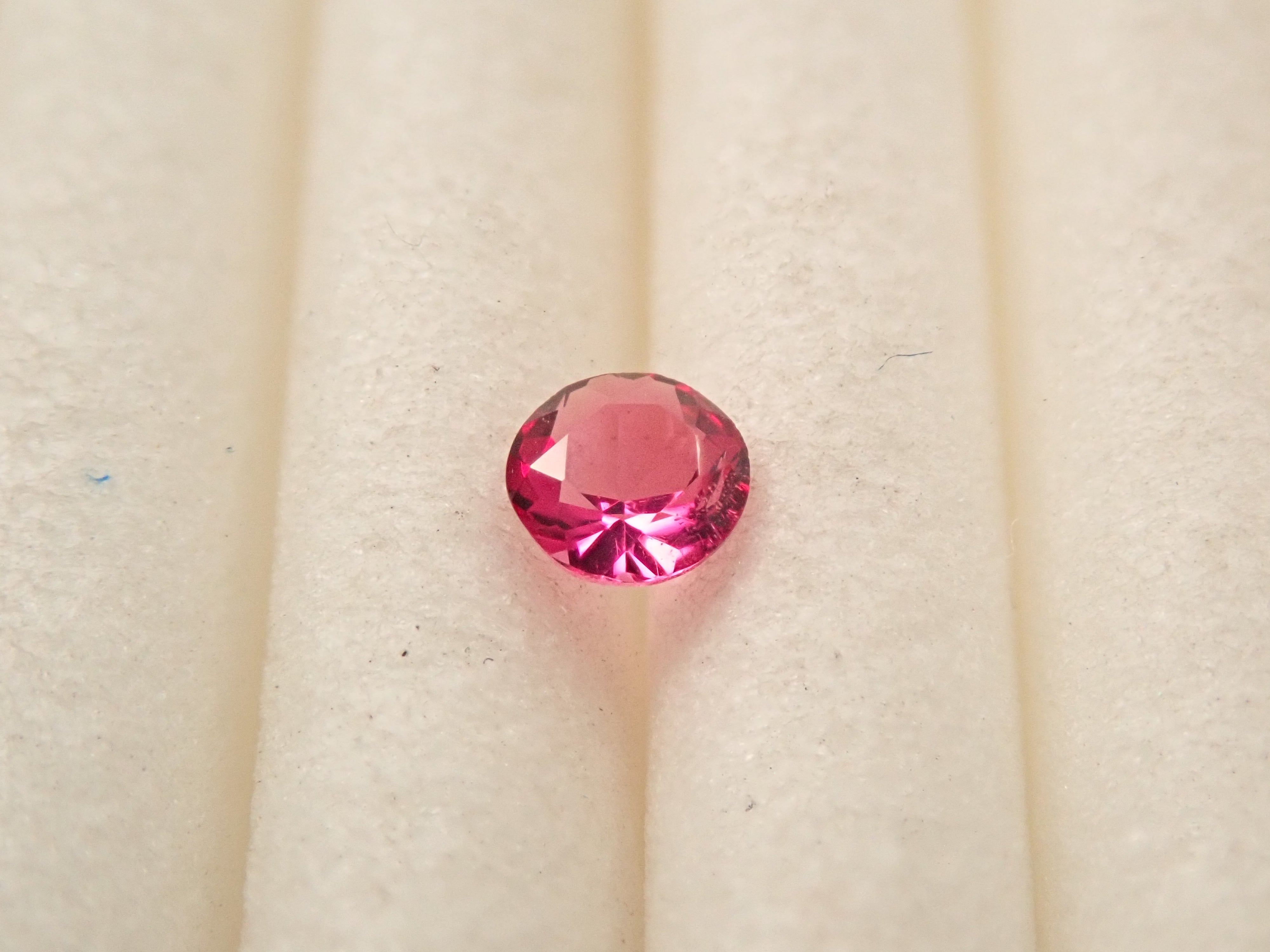 【12560391掲載】ノンオイルレッドベリル 0.050ctルース