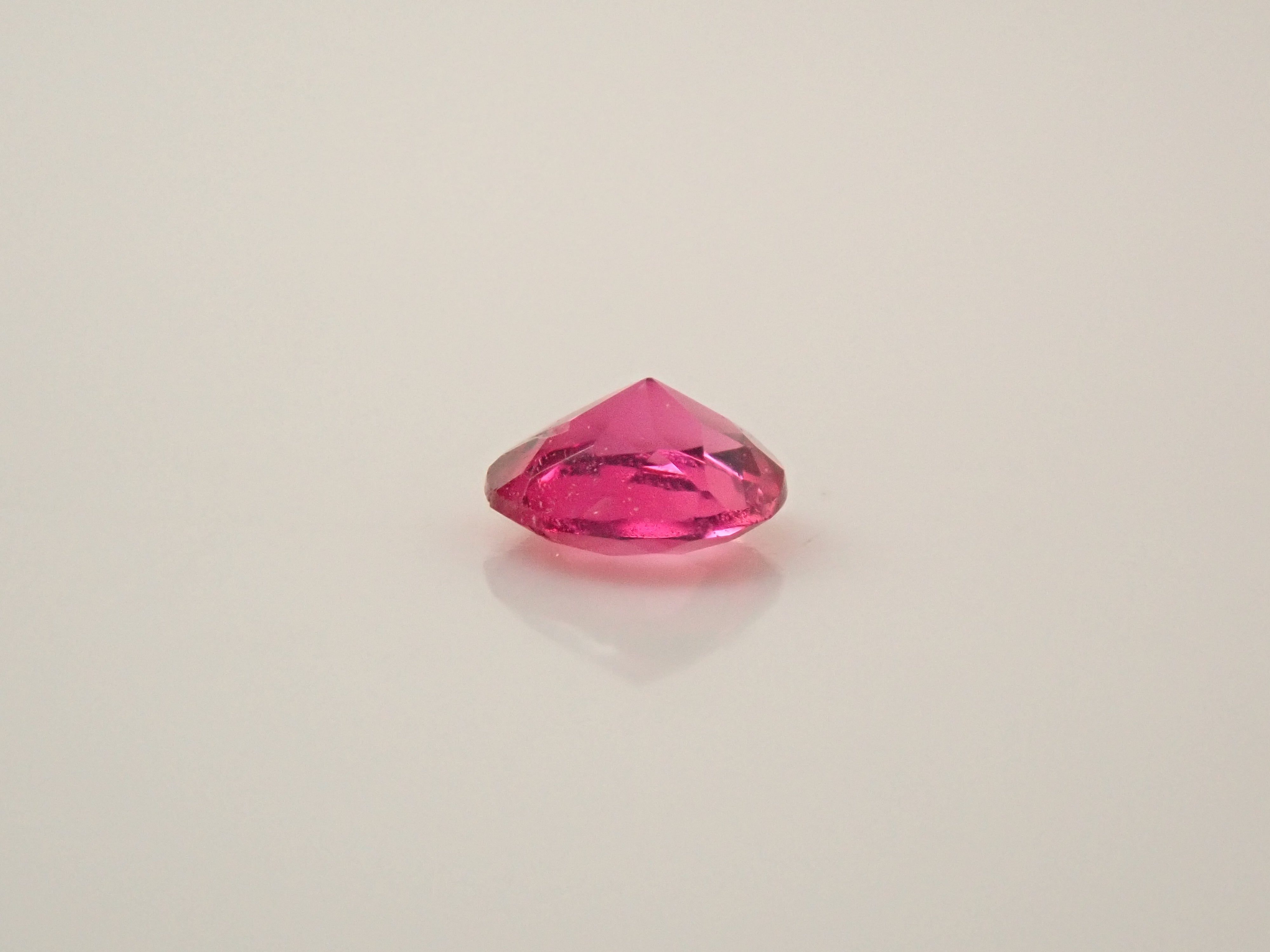 アメリカ産ノンオイルレッドベリル 2.6mm/0.050ctルース GIA
