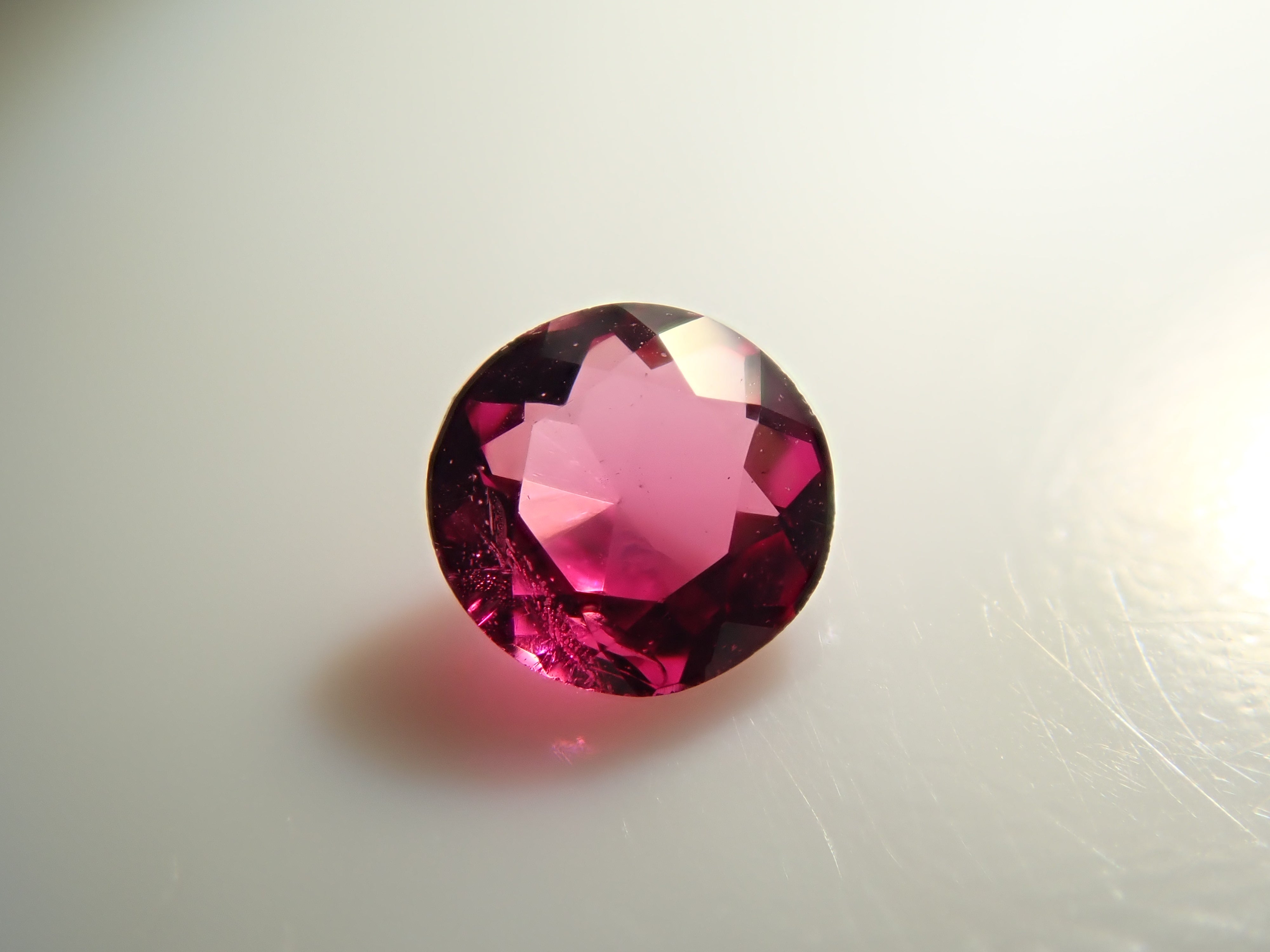 【12560391掲載】ノンオイルレッドベリル 0.050ctルース