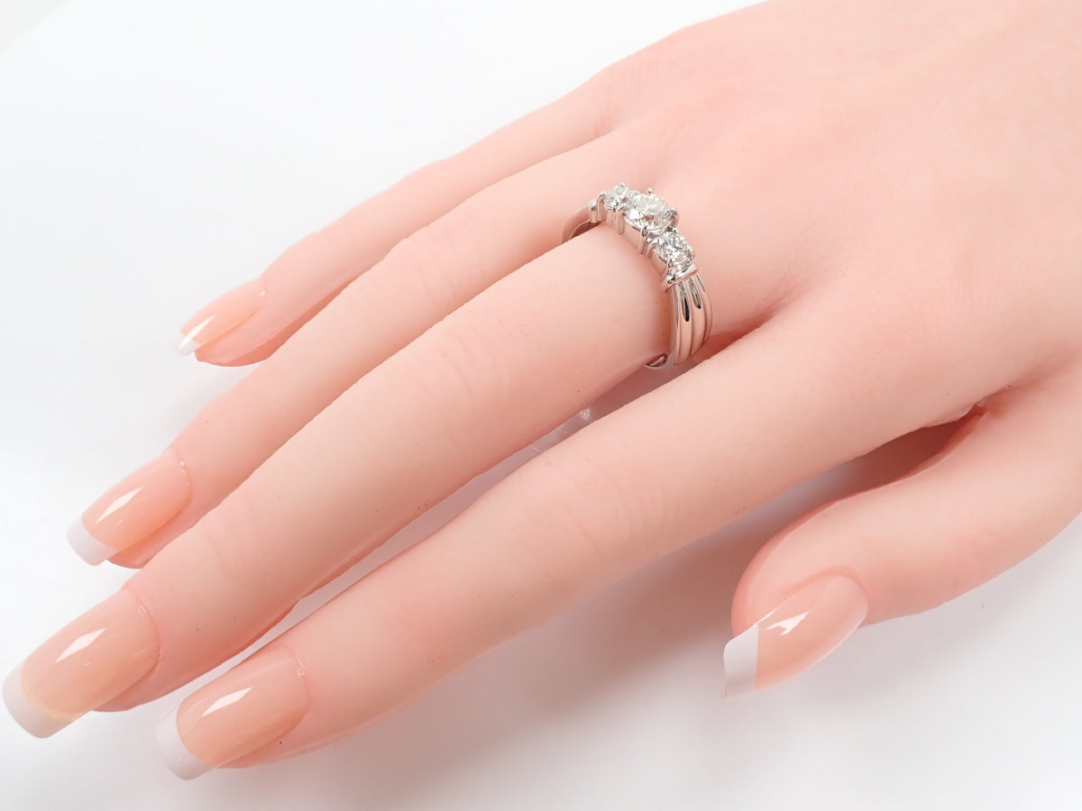 【9/30 22時販売】【カラフリ】Pt900 ダイヤモンド1.00ct スリーストーンリング 鑑別書