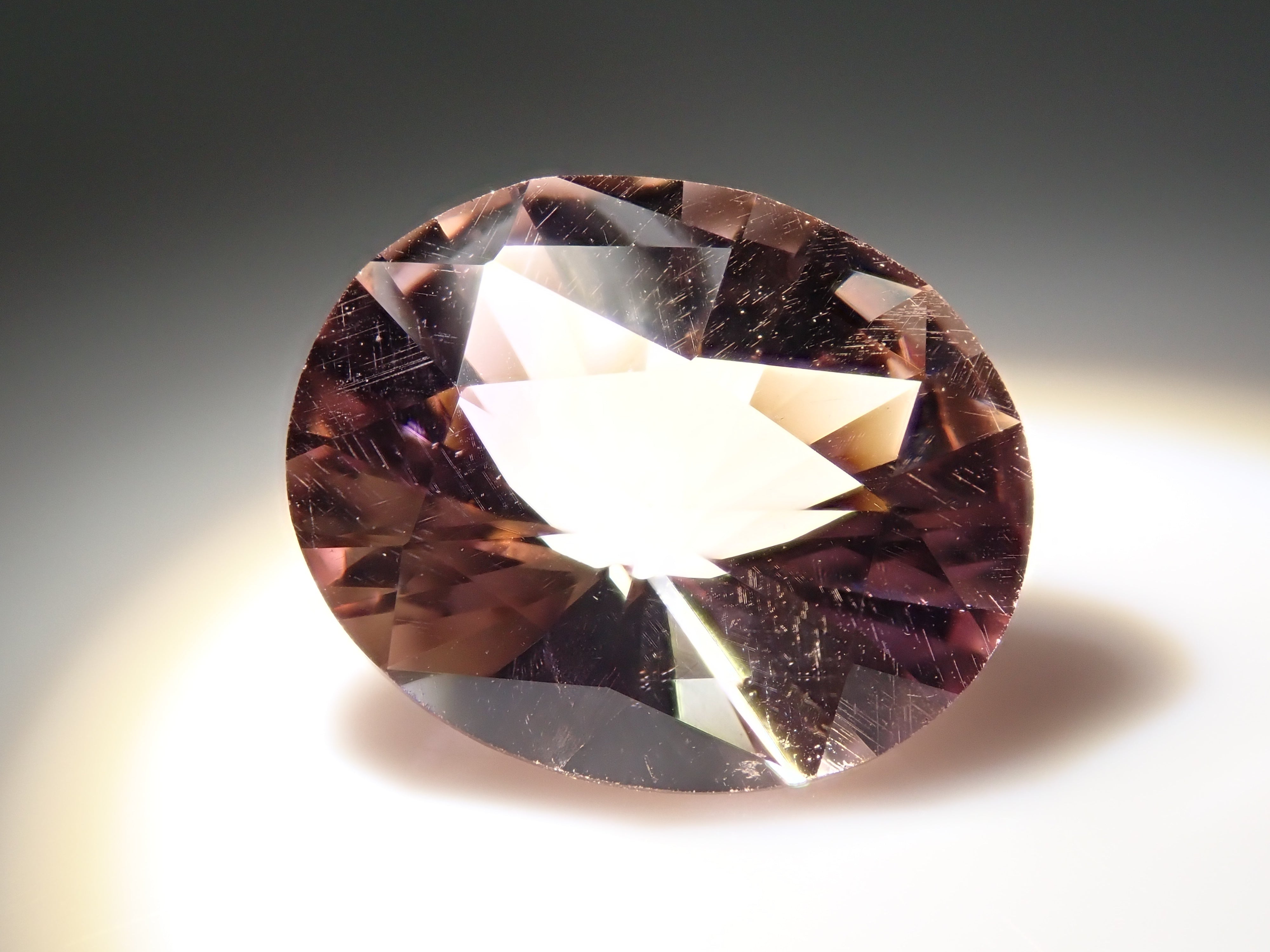 【12546025更新】ミャンマー産スターペリドット 5.973ctルース