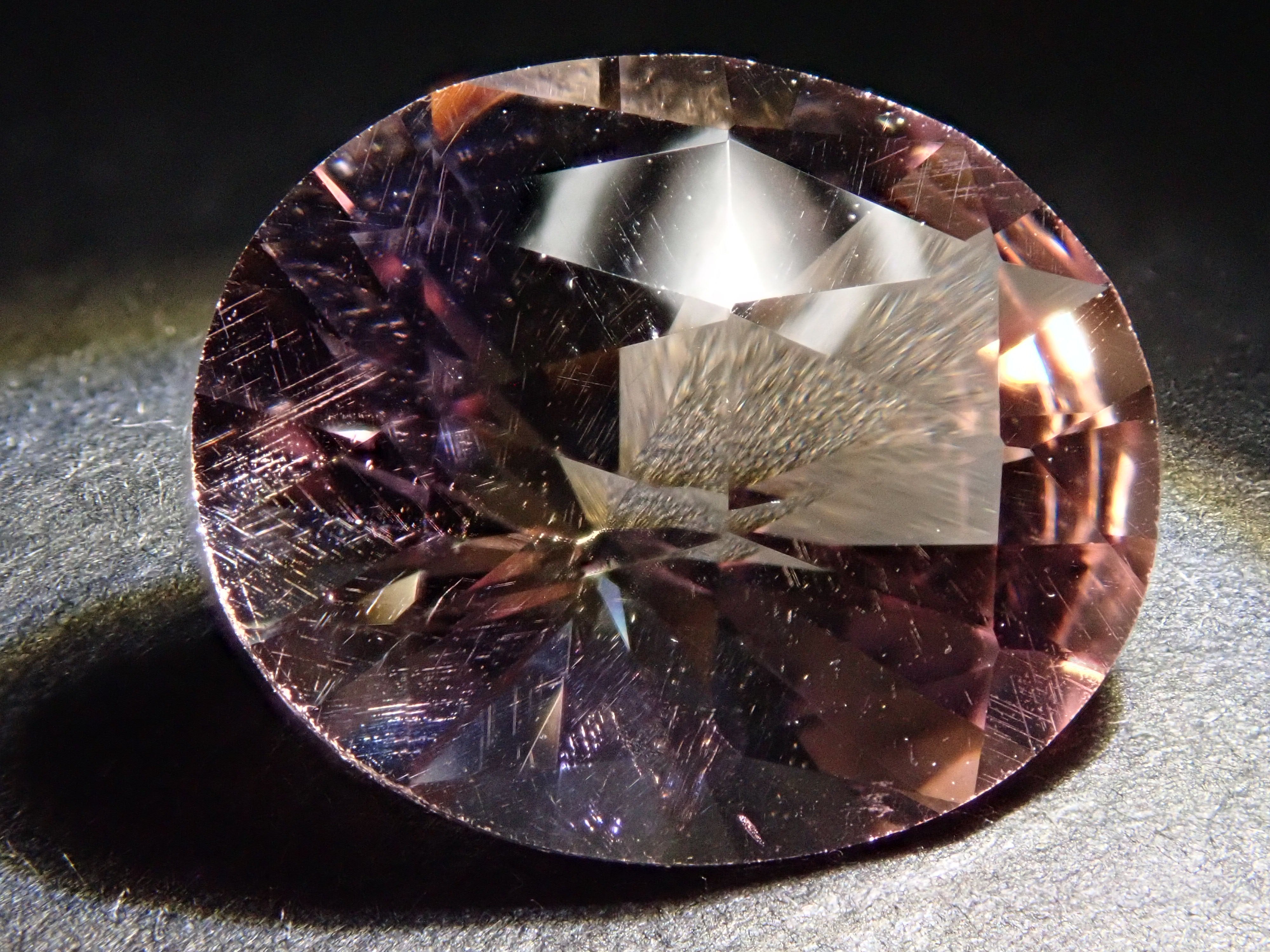 【12546025更新】ミャンマー産スターペリドット 5.973ctルース