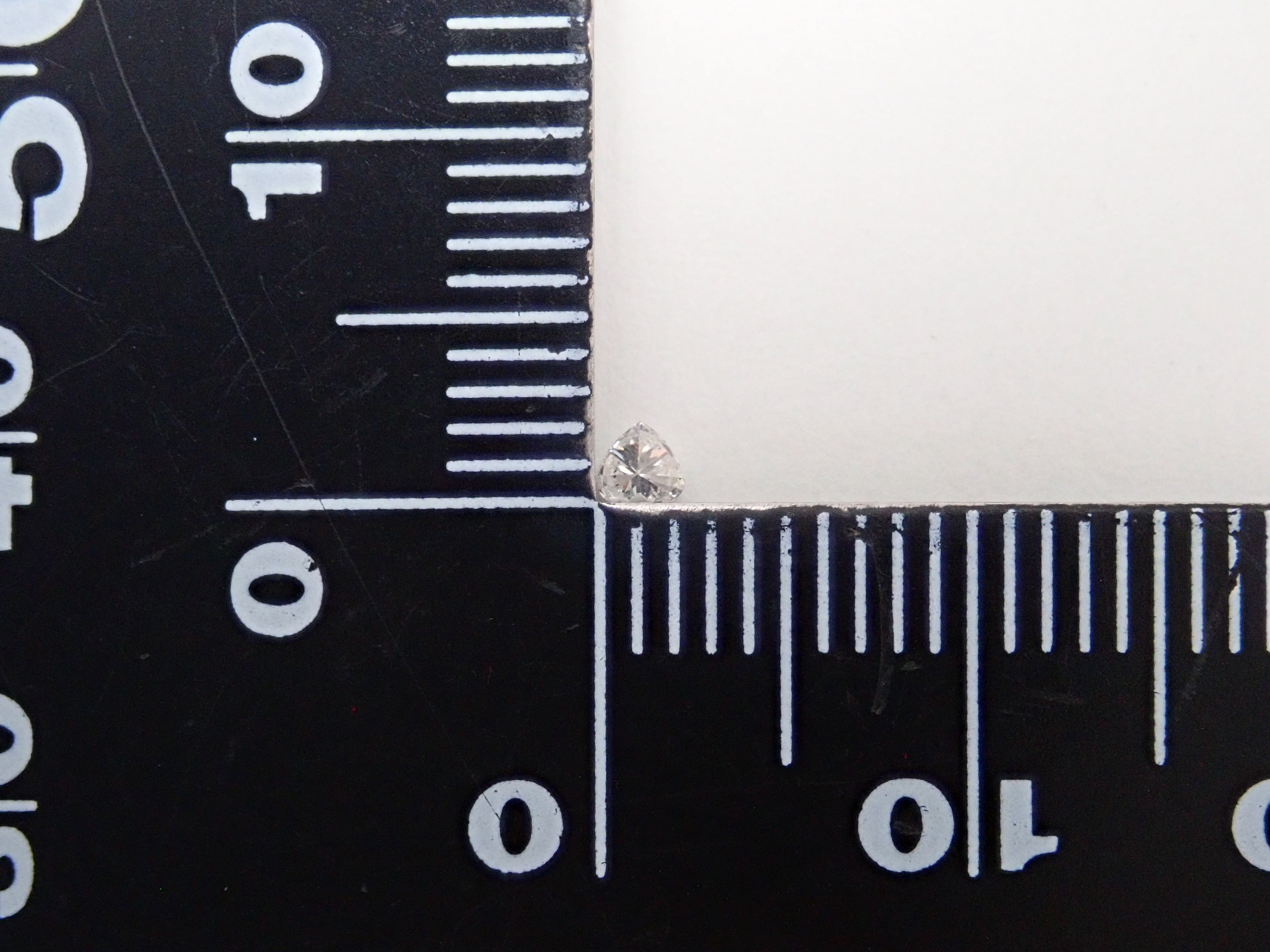 ダイヤモンド 0.051ctルース