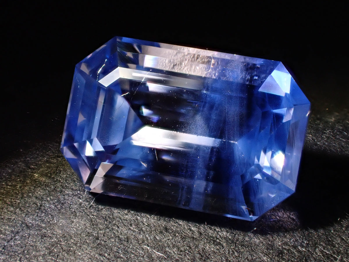 【12564365掲載】スリランカ産非加熱バイカラーサファイア 1.850ctルース