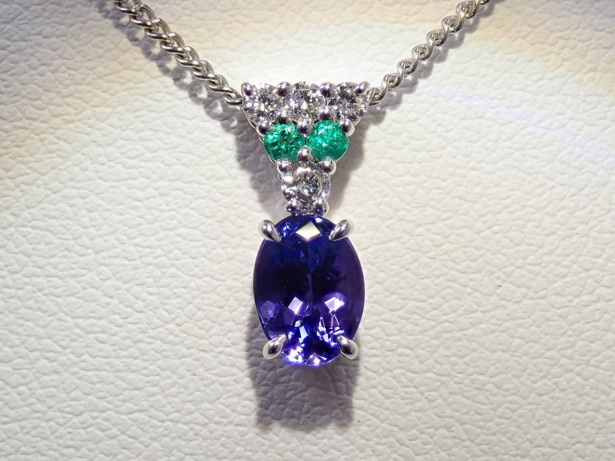 【9/18 22時販売】【カラフリ】Pt900 タンザナイト0.99ct・ダイヤモンド・エメラルド ペンダントトップ鑑別書