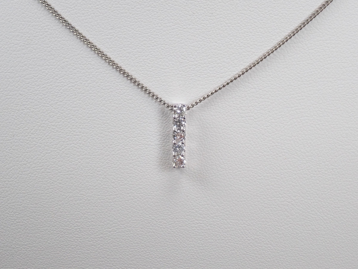 【9/28 22時販売】【カラフリ】K18WG ダイヤモンド 0.5ct ペンダントトップ（ネックレストップ）鑑別書