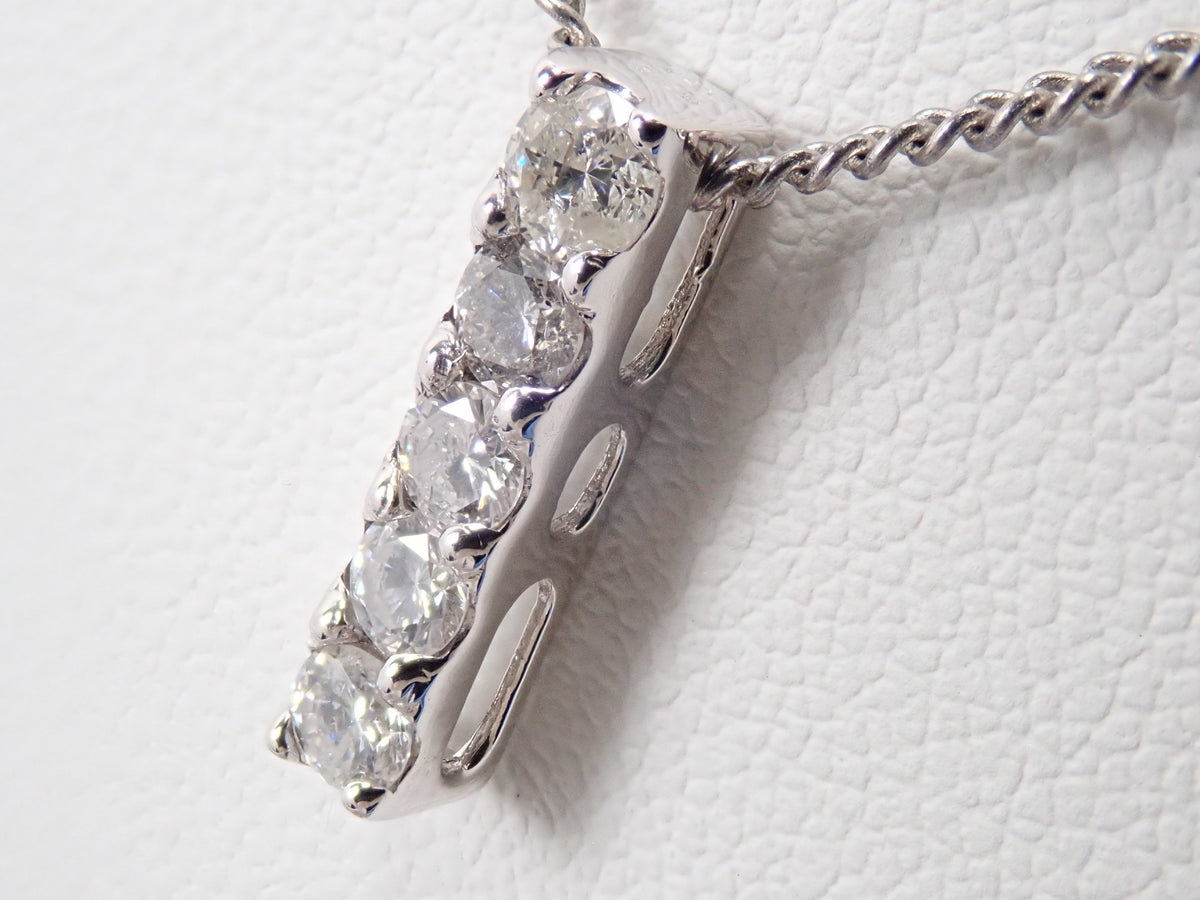 【9/28 22時販売】【カラフリ】K18WG ダイヤモンド 0.5ct ペンダントトップ（ネックレストップ）鑑別書