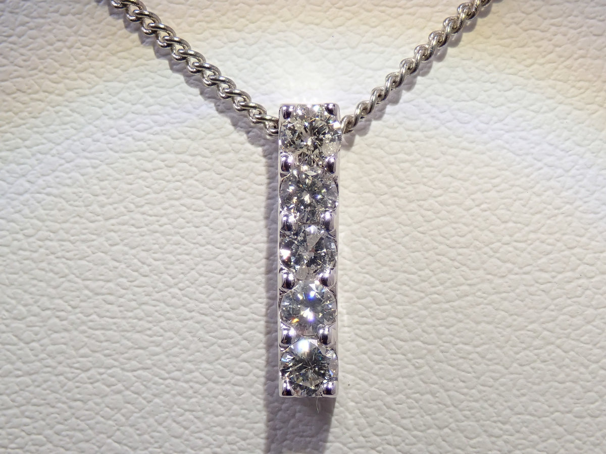 【9/28 22時販売】【カラフリ】K18WG ダイヤモンド 0.5ct ペンダントトップ（ネックレストップ）鑑別書