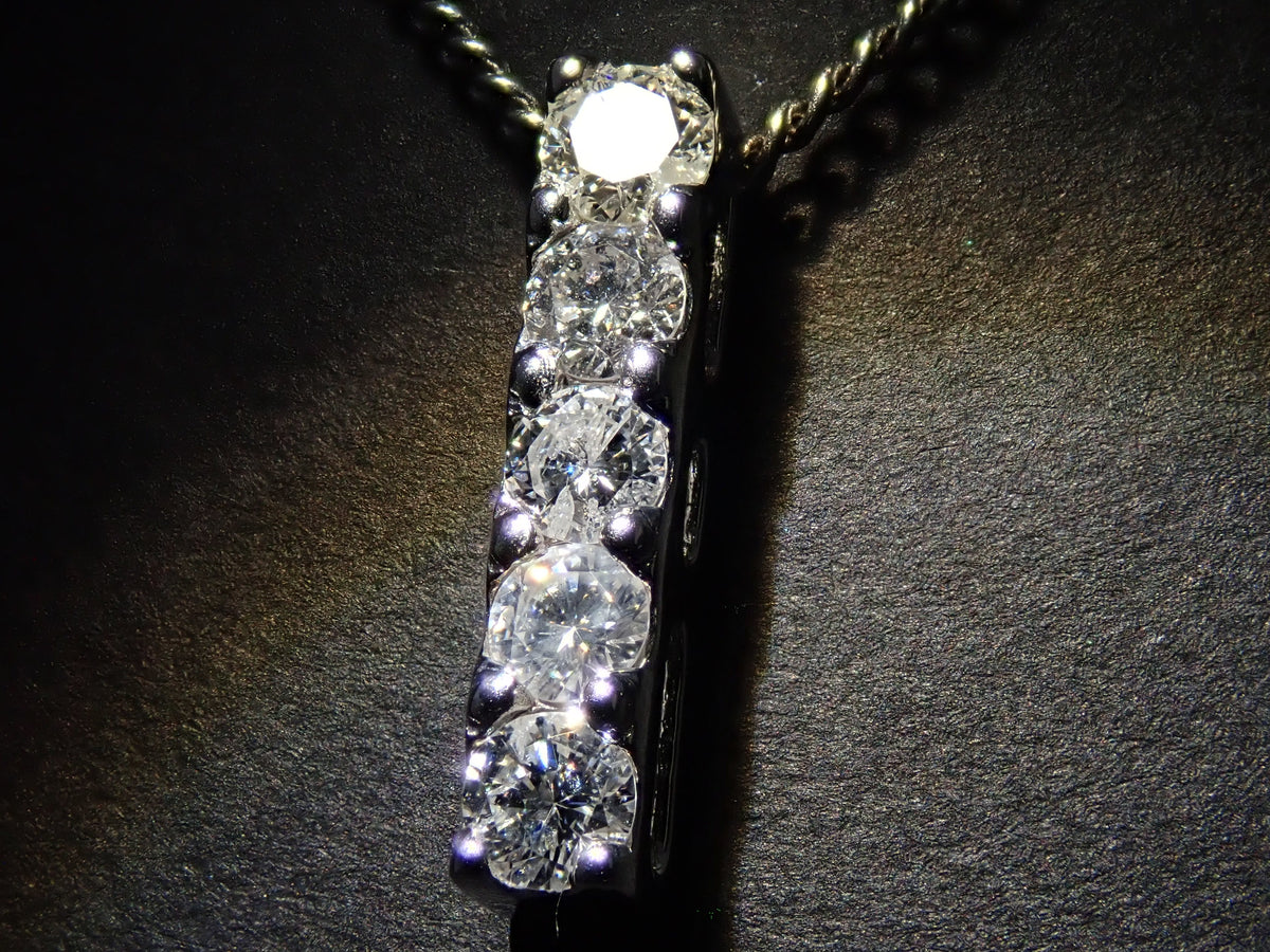 【9/28 22時販売】【カラフリ】K18WG ダイヤモンド 0.5ct ペンダントトップ（ネックレストップ）鑑別書