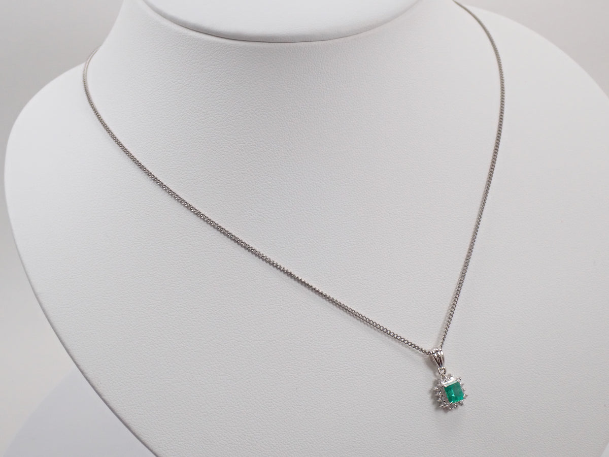【9/18 22時販売】【カラフリ】Pt900 エメラルド 0.47ct ダイヤモンド0.13ctペンダントトップ（ネックレストップ）鑑別書