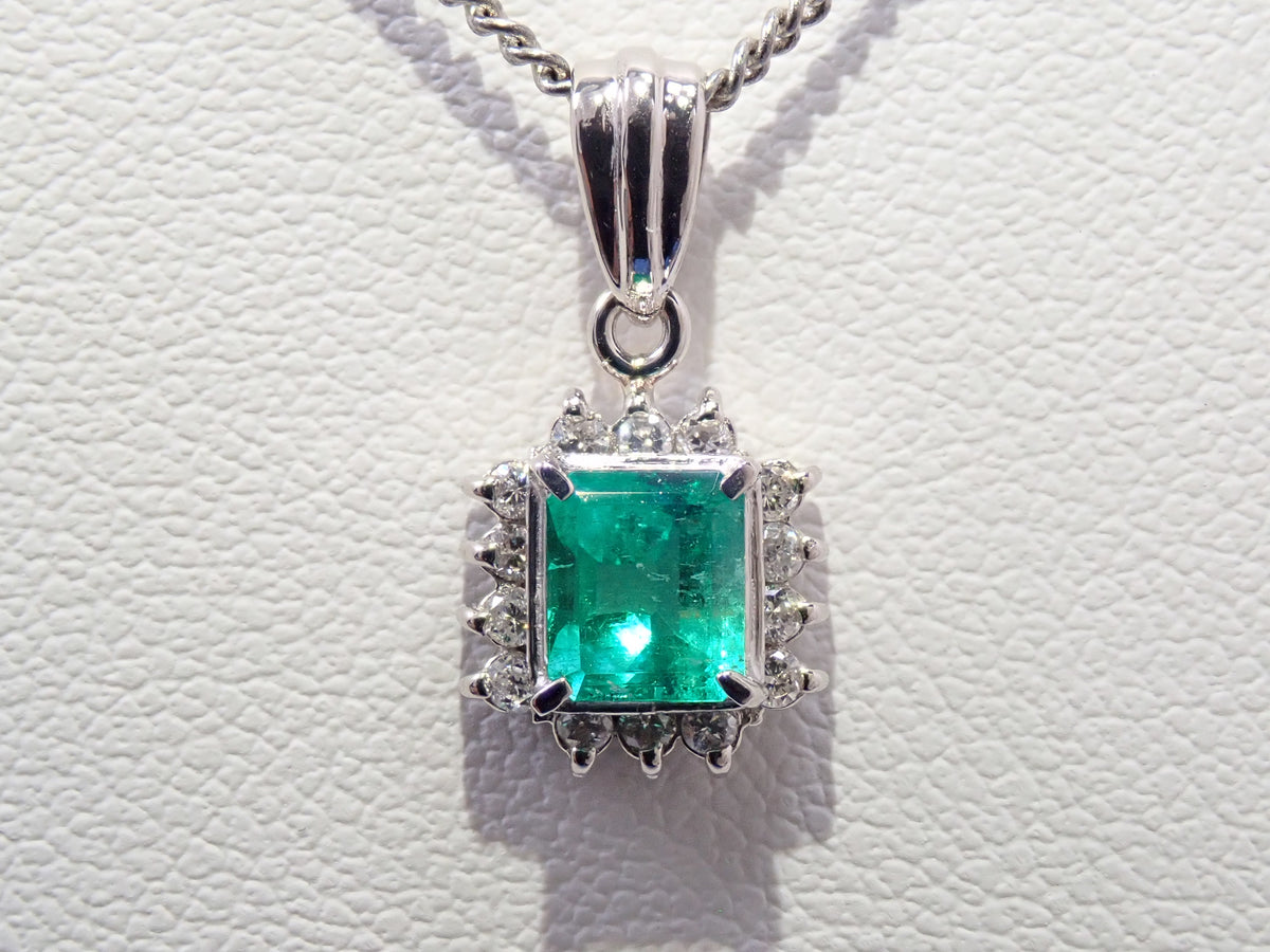 【9/18 22時販売】【カラフリ】Pt900 エメラルド 0.47ct ダイヤモンド0.13ctペンダントトップ（ネックレストップ）鑑別書