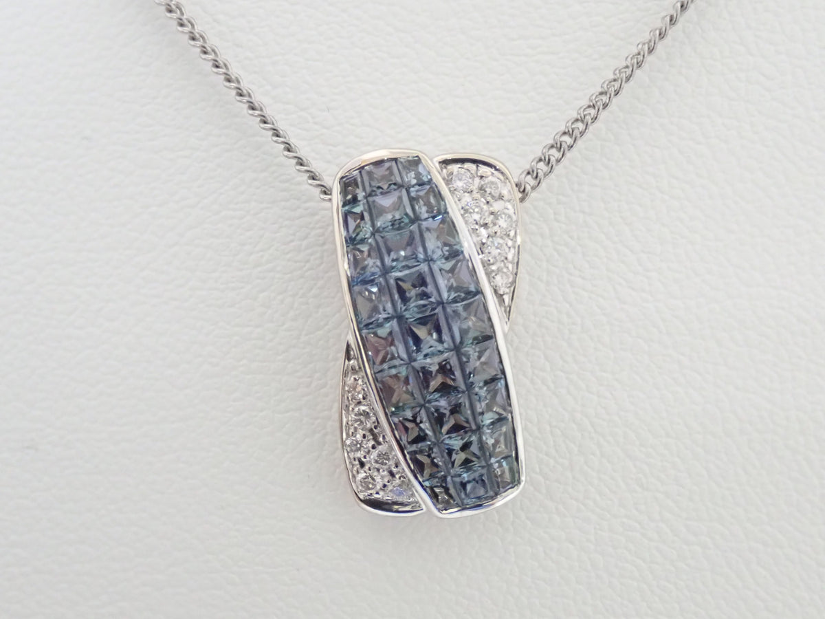 【9/28 22時販売】【カラフリ】K18WG クレサンベール 合成アレキサンドライト3ct プリンセスカット・ダイヤモンド0.12ct ペンダントトップ 鑑別書