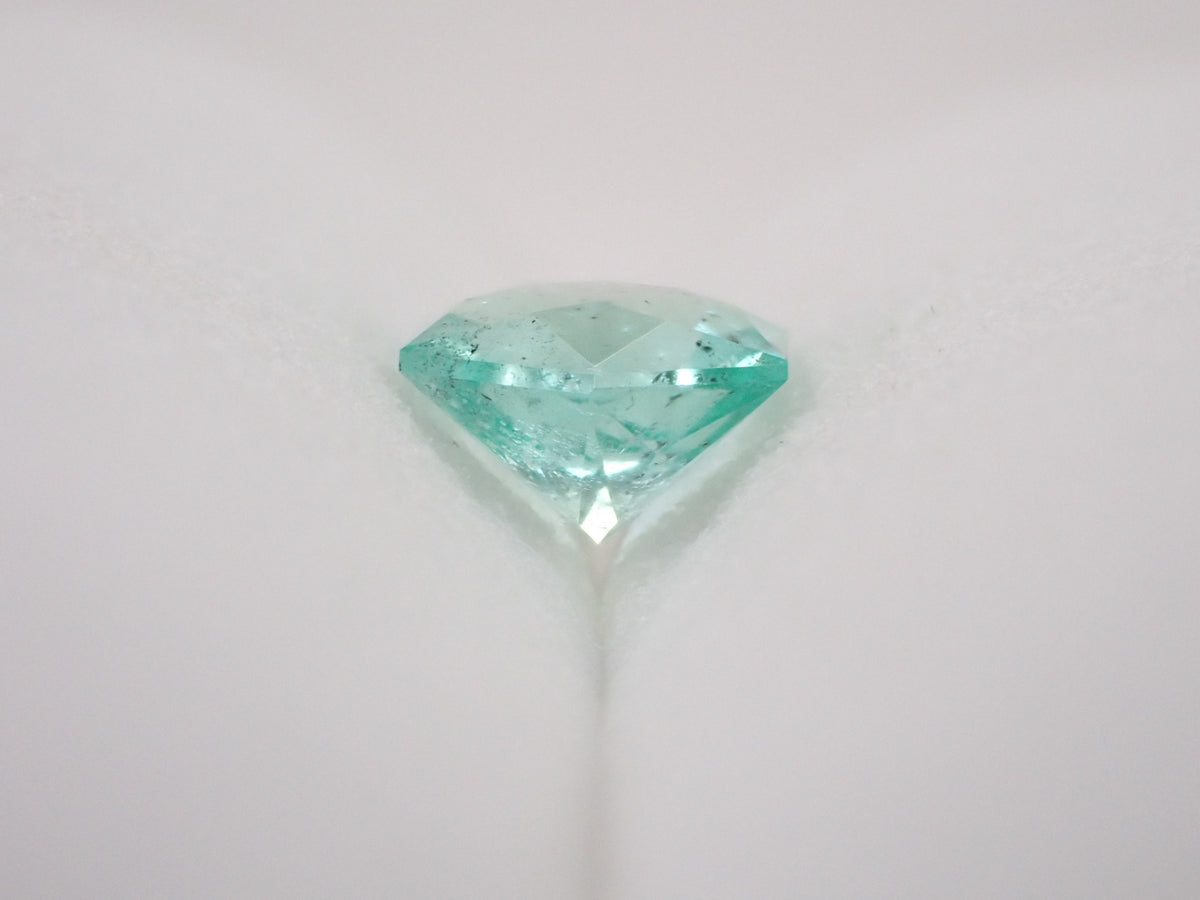 ブラジル産ミントカラーエメラルド 0.451ctルース