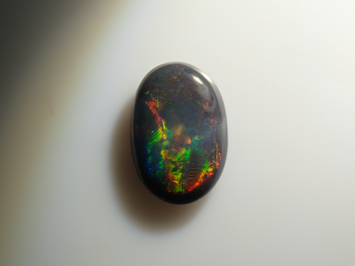 【9/23 22時販売】オーストラリア産ブラックオパール 0.175ctルース