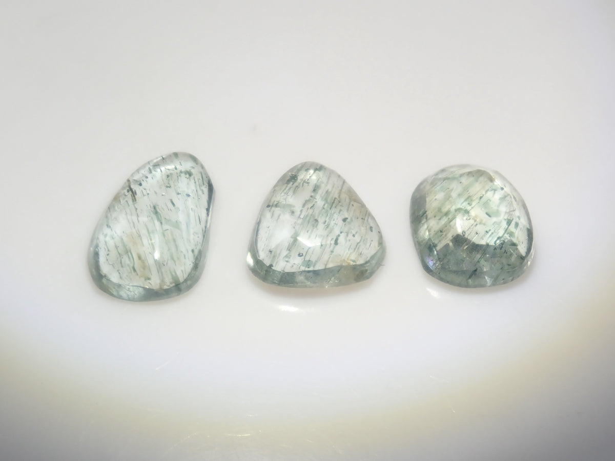 【9/20 22時販売】《限定3石》ブラジル産モスグリーンベリルガチャ（平均0.8ct,ローズカット）《複数購入割引有》