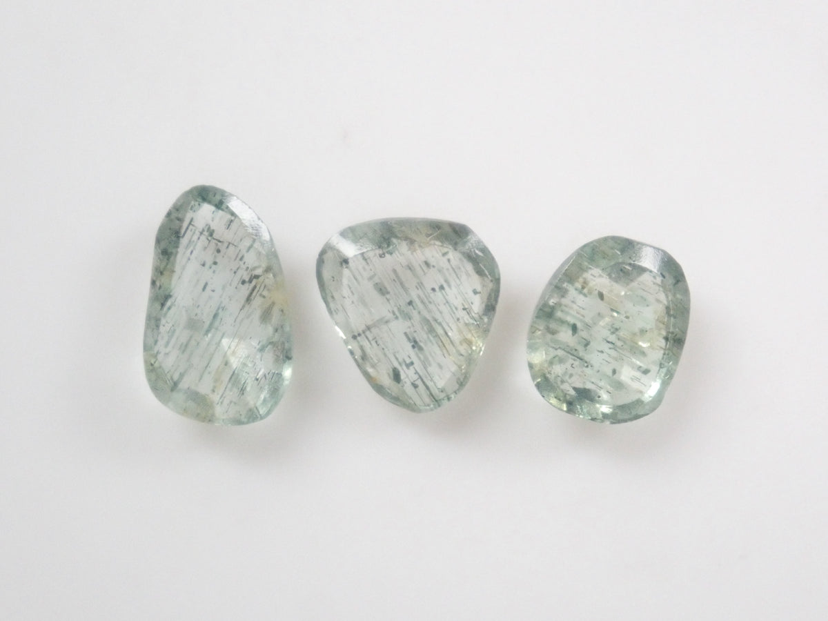 【9/20 22時販売】《限定3石》ブラジル産モスグリーンベリルガチャ（平均0.8ct,ローズカット）《複数購入割引有》