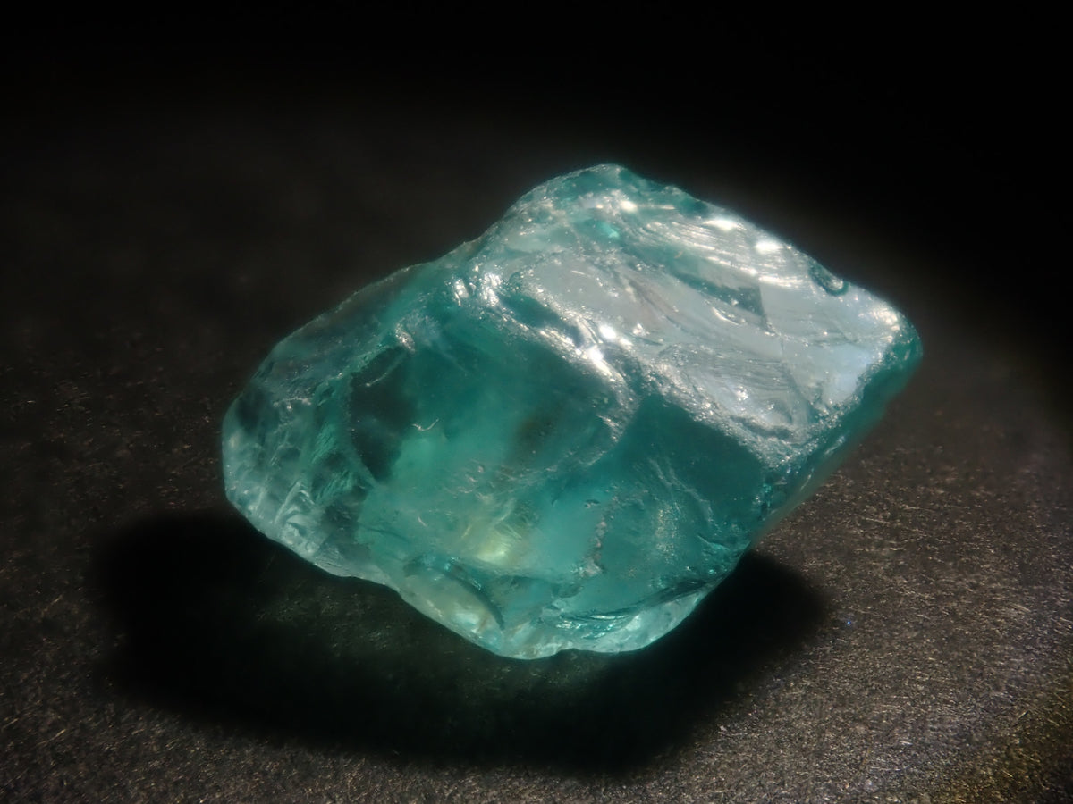 【9/20 22時販売】《限定13石》マダガスカル産アパタイト原石１石（平均3.8ct）《複数購入割引有》