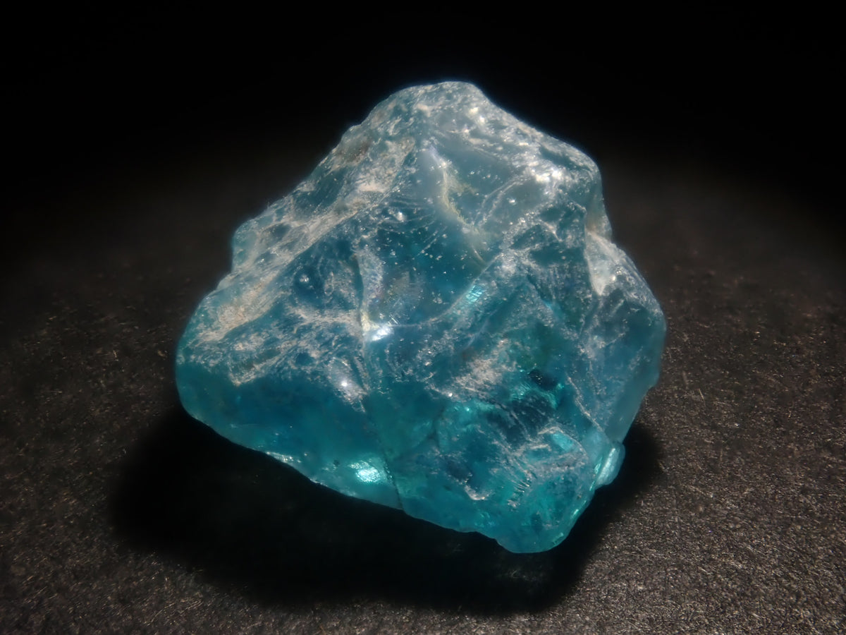 【9/20 22時販売】《限定13石》マダガスカル産アパタイト原石１石（平均3.8ct）《複数購入割引有》