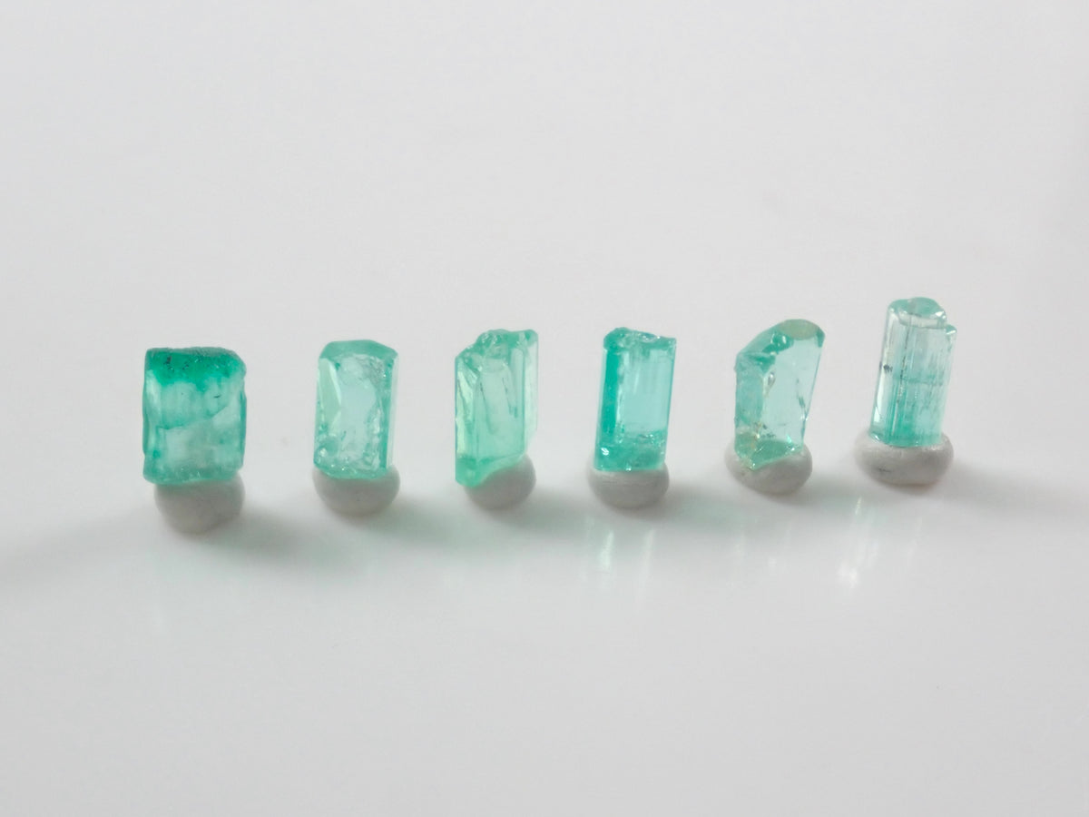 【9/23 22時販売】《限定6石》コロンビア産エメラルド原石（平均0.75ct）《複数購入割引有》