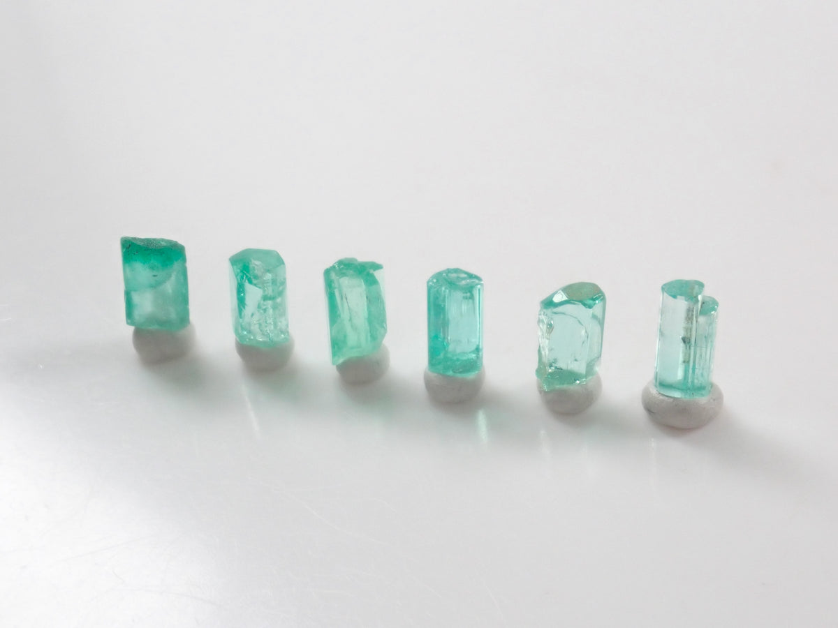 【9/23 22時販売】《限定6石》コロンビア産エメラルド原石（平均0.75ct）《複数購入割引有》