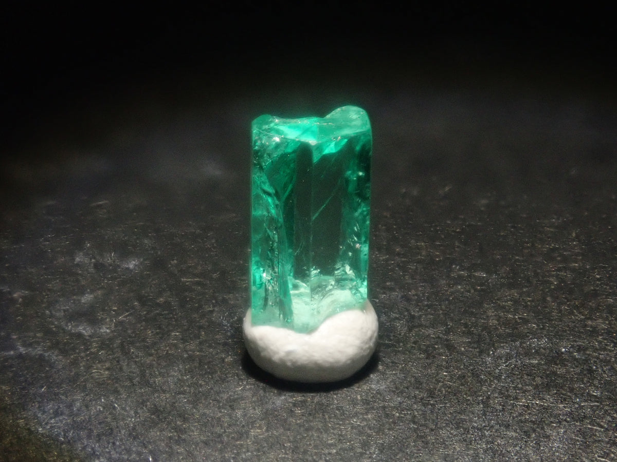 【9/23 22時販売】《限定6石》コロンビア産エメラルド原石（平均0.75ct）《複数購入割引有》