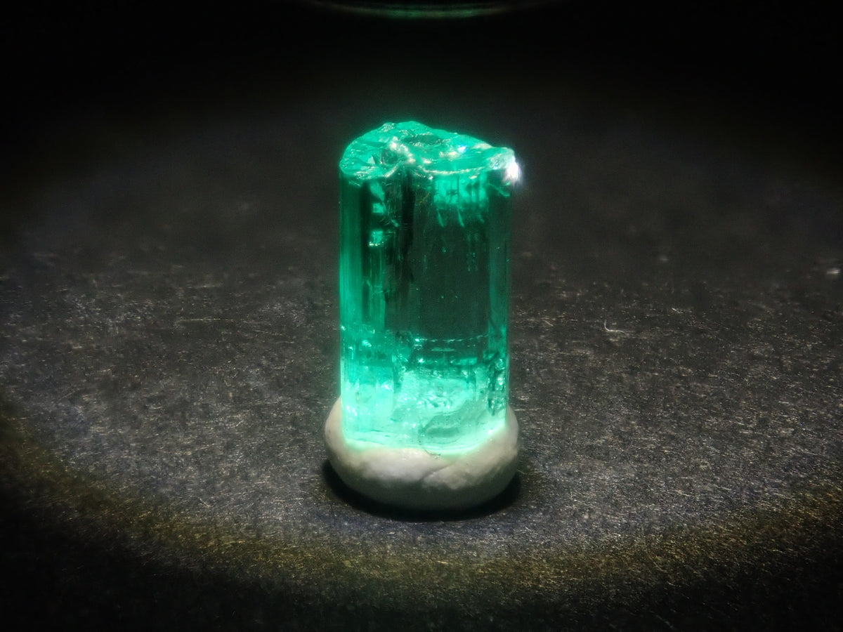 【9/23 22時販売】《限定6石》コロンビア産エメラルド原石（平均0.75ct）《複数購入割引有》