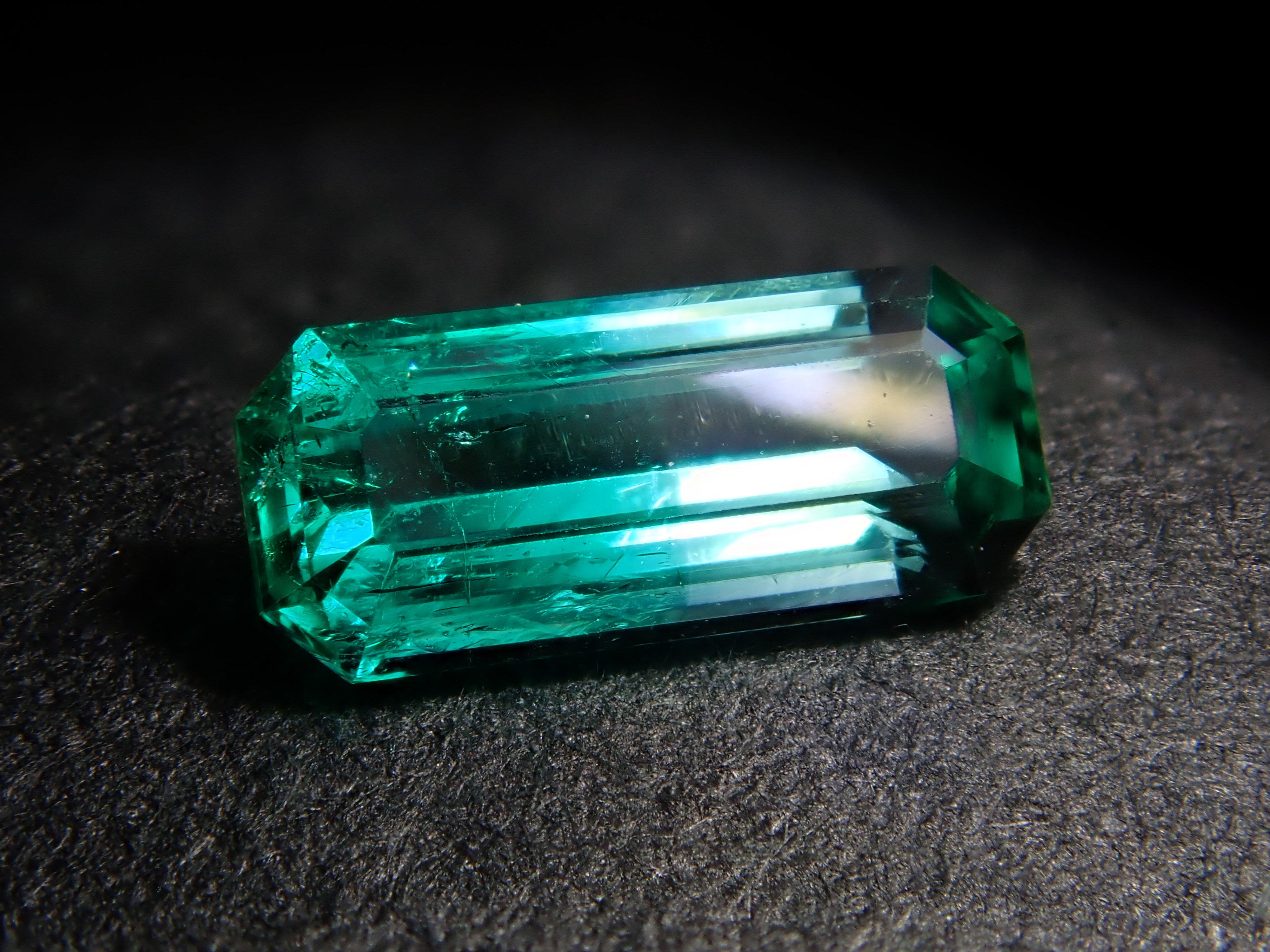 【12558208掲載】コロンビア産エメラルド 0.274ctルース