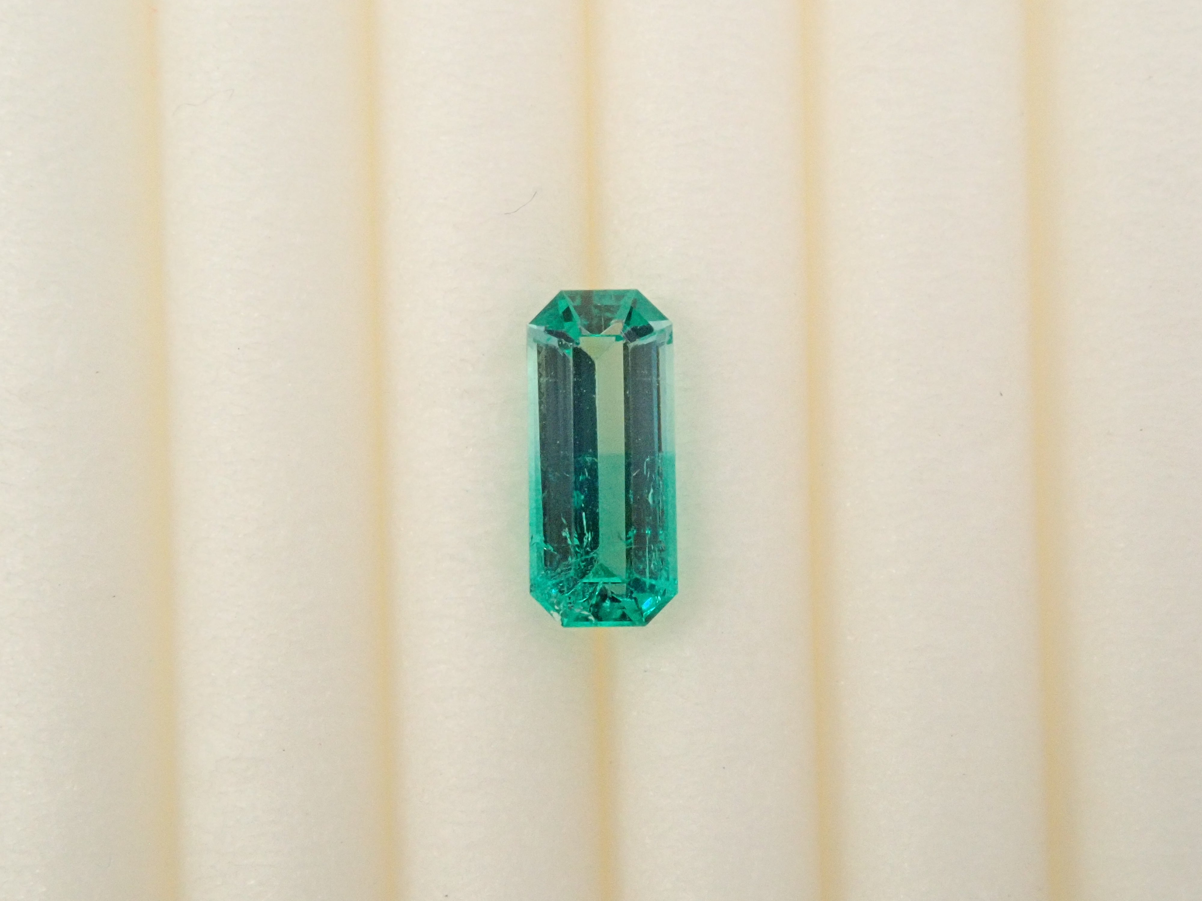 【12558208掲載】コロンビア産エメラルド 0.274ctルース