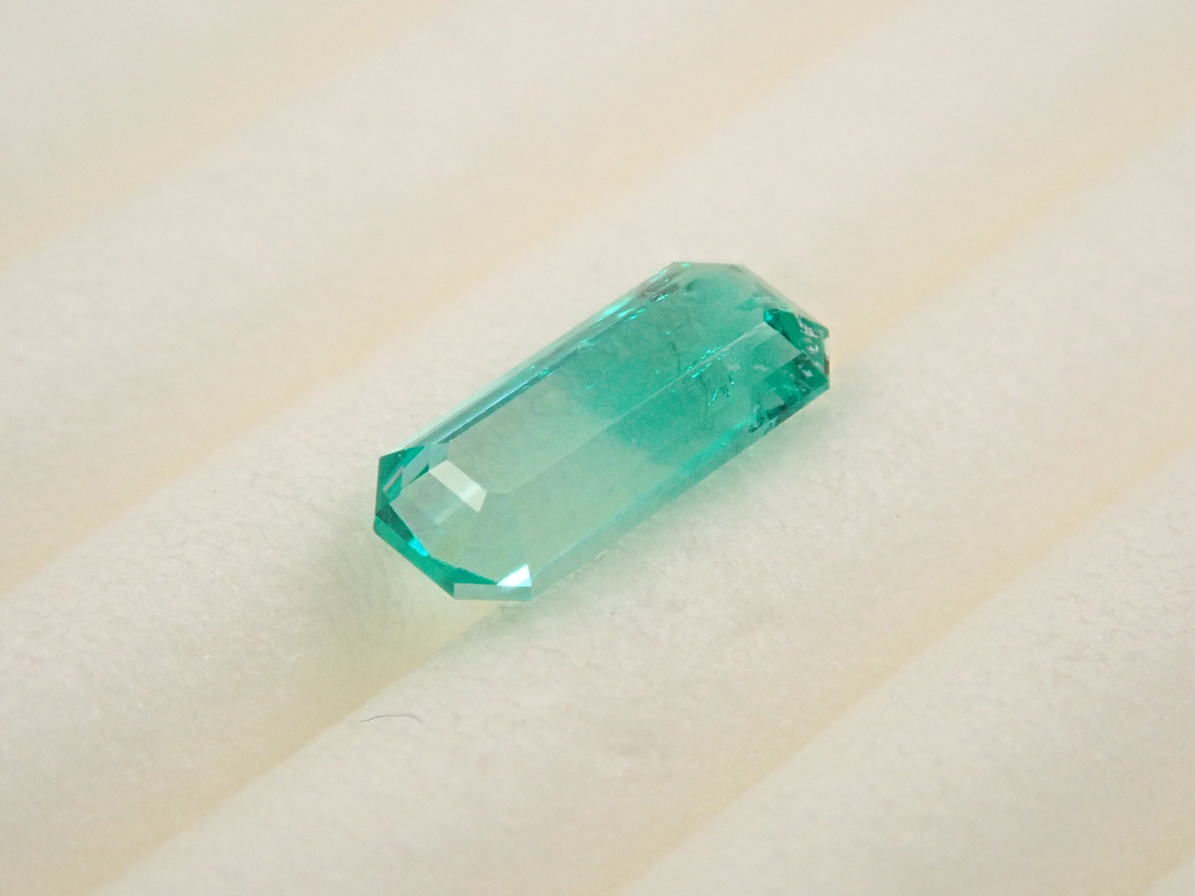 【12558208掲載】コロンビア産エメラルド 0.274ctルース