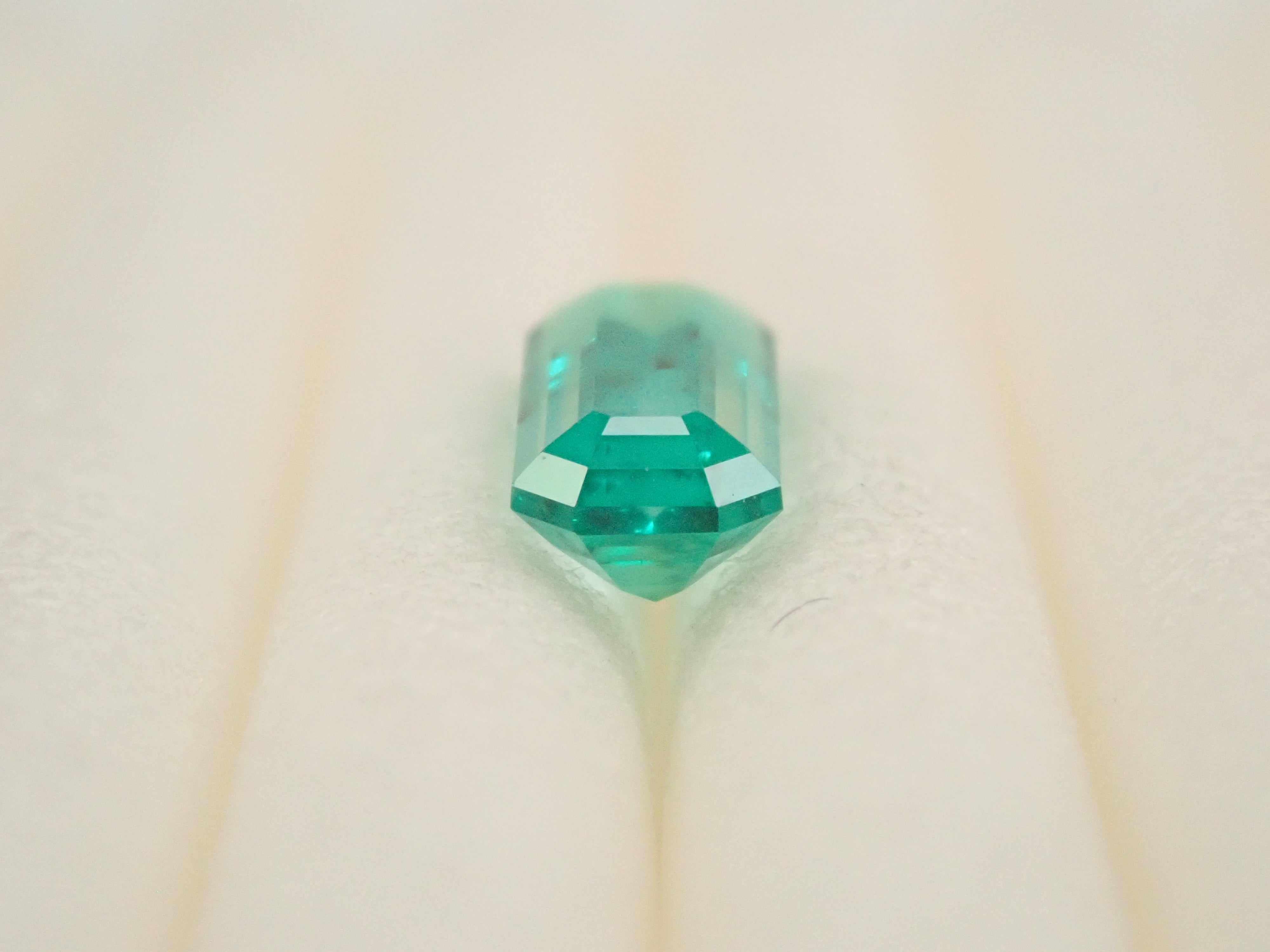 【12558208掲載】コロンビア産エメラルド 0.274ctルース