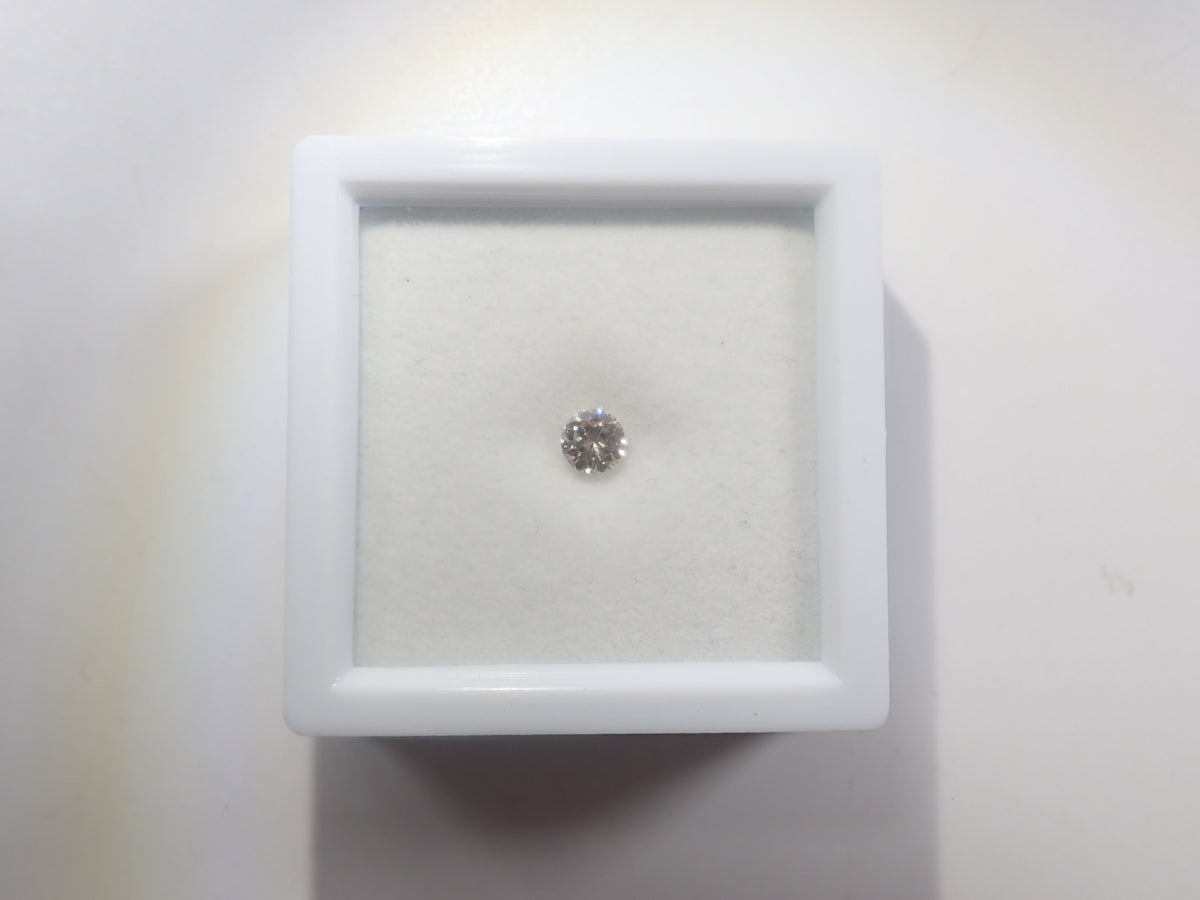 [On sale May 23rd at 10 PM] "Limited 9 Stones - Shinjuku Pop-Up Celebration" All stones with Central Gem Laboratory sorting (3.0-3.5mm, VS-SI clarity) "Multiple purchase discount available"
