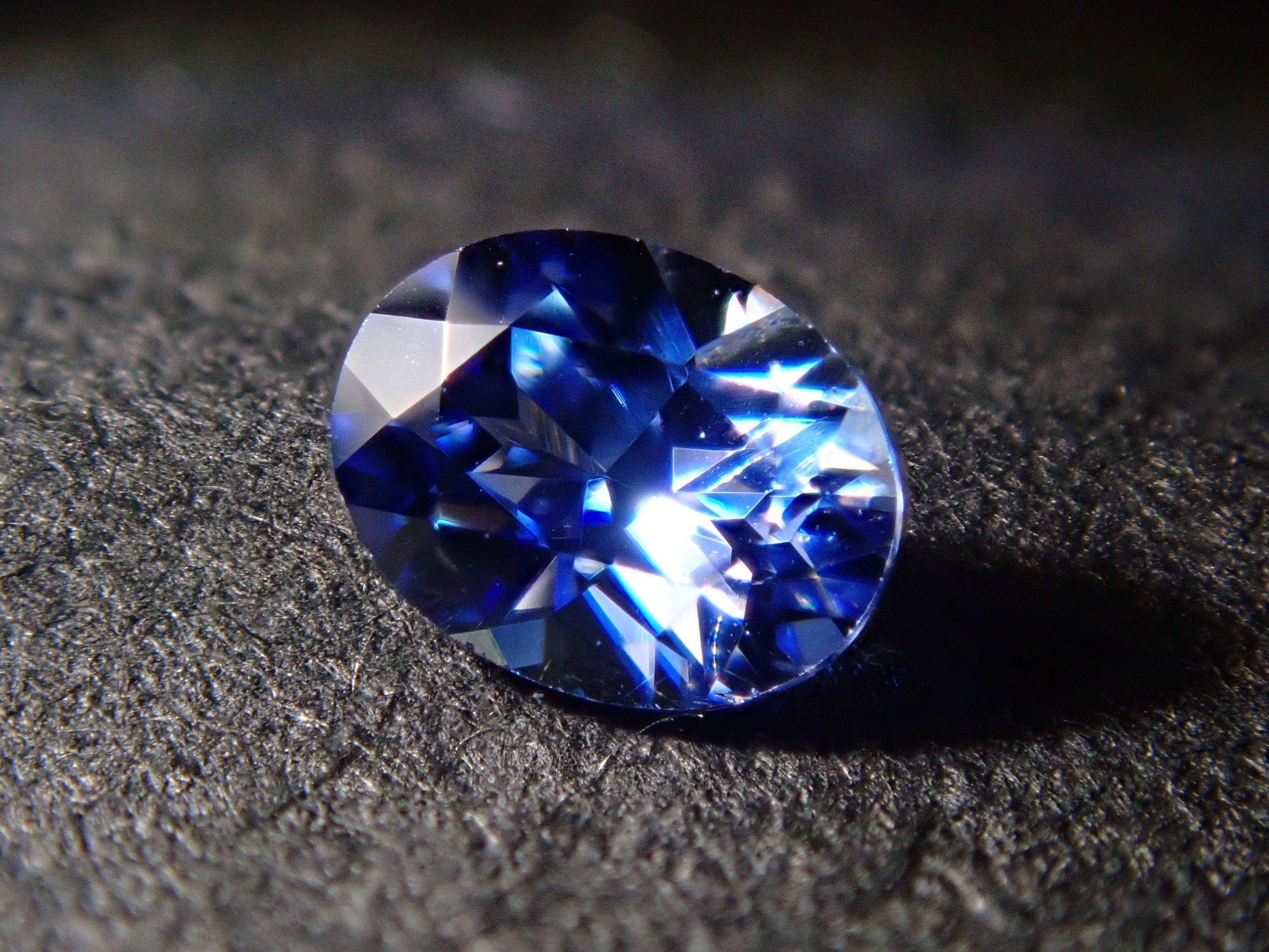 【12558080掲載】ベニトアイト 0.188ctルース