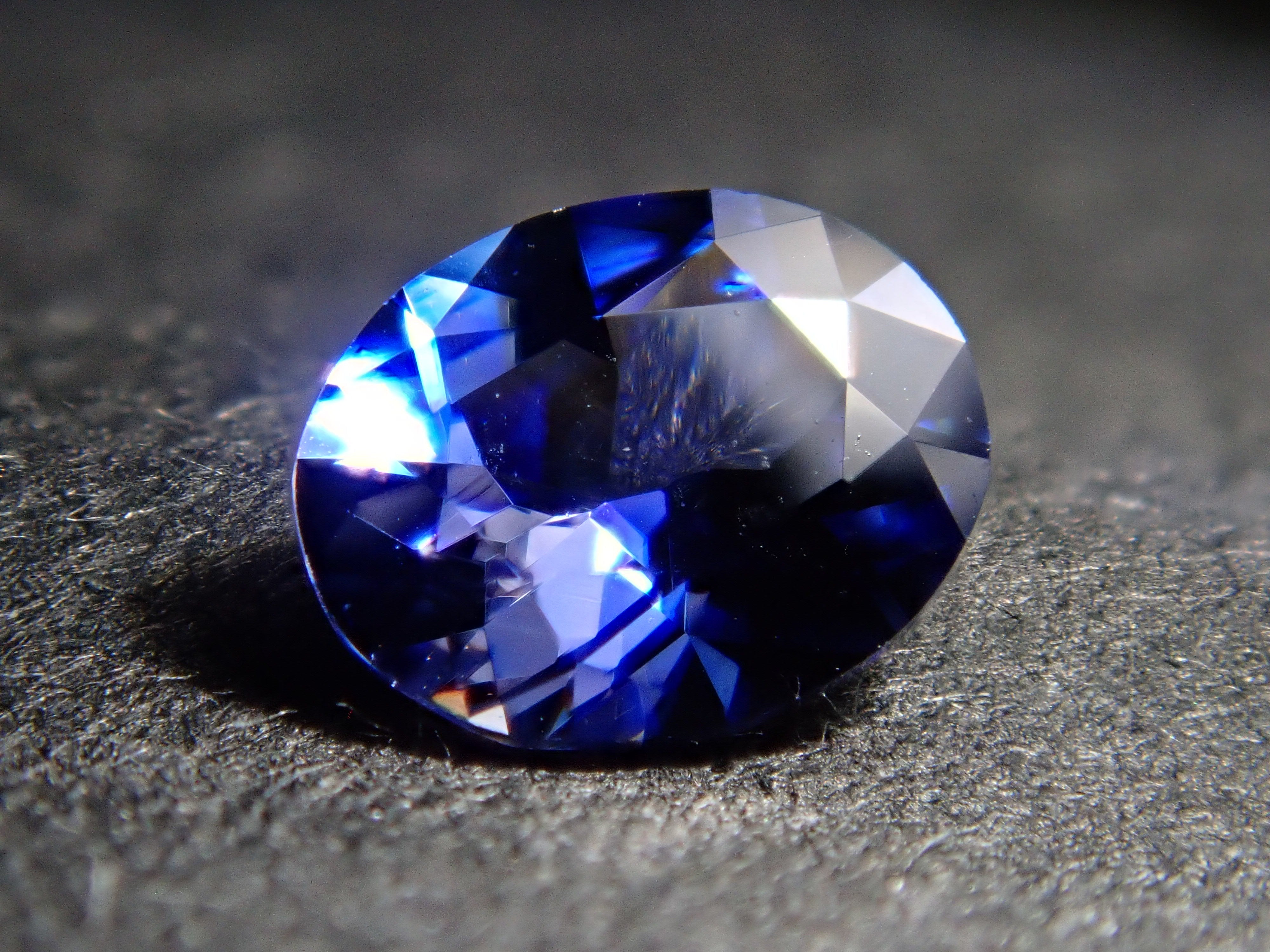 アメリカ産ベニトアイト 0.242ctルース