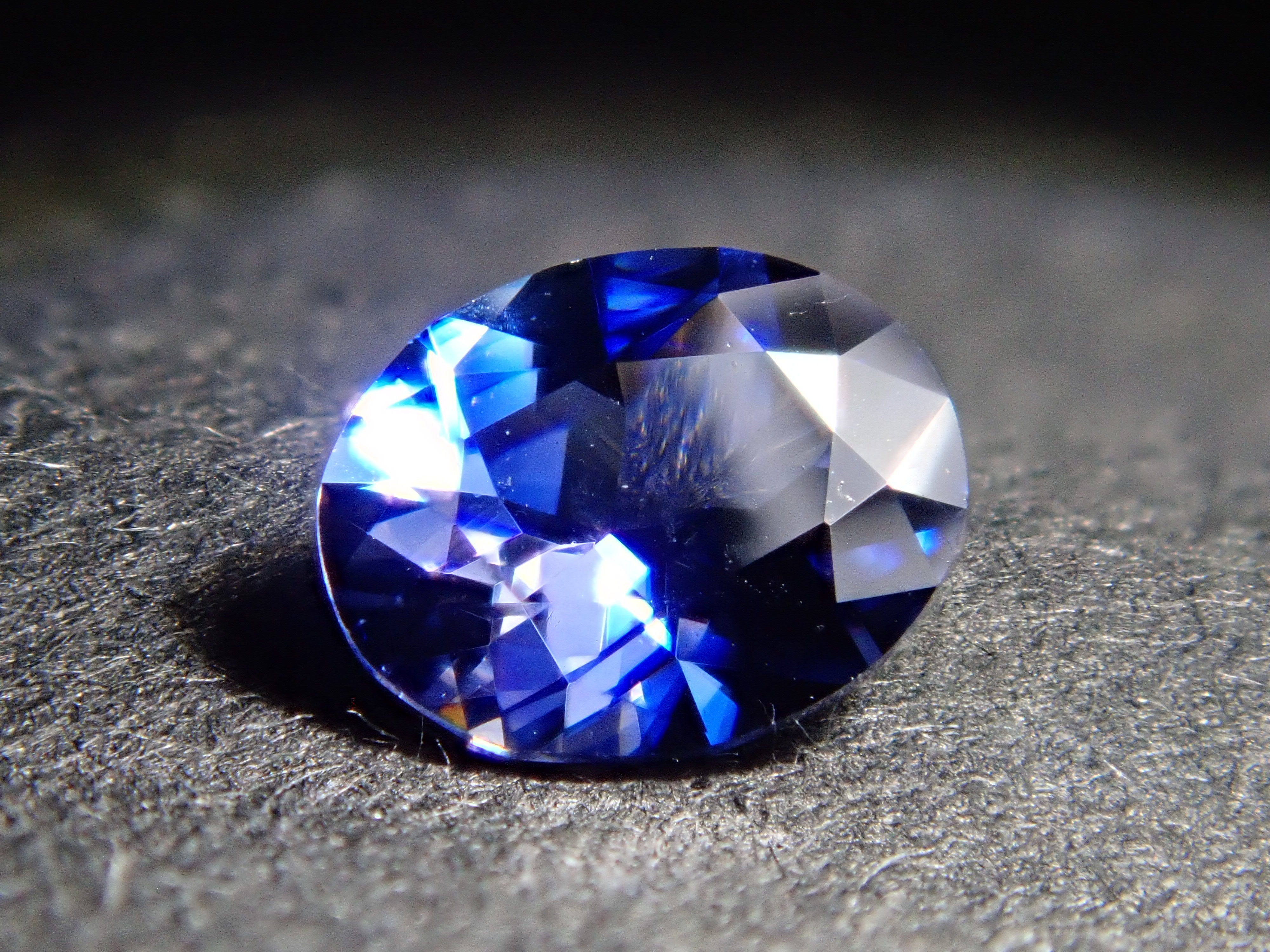 アメリカ産ベニトアイト 0.242ctルース