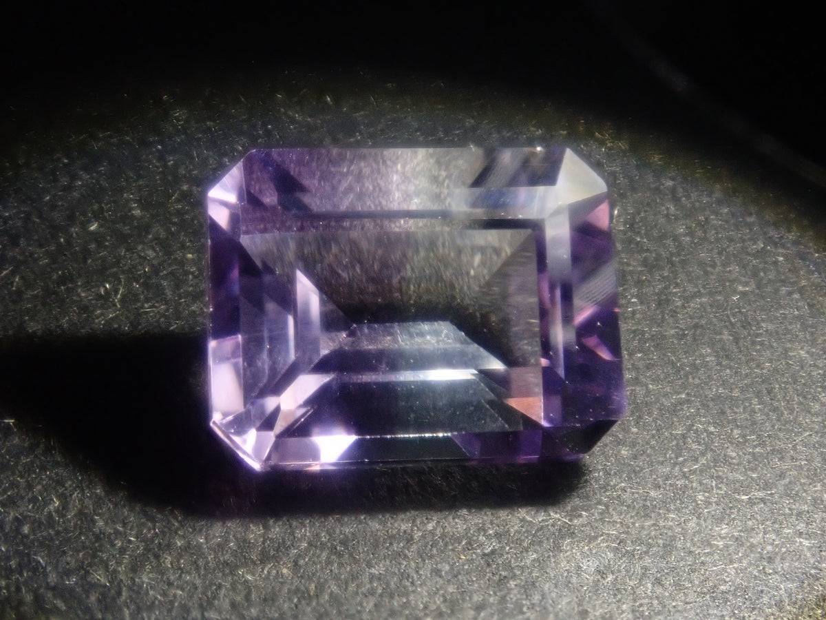【10/2 22時販売】《限定8石》ブラジル産バイカラーアメジストガチャ1石ルース（約9×7mm）《複数購入割引有》