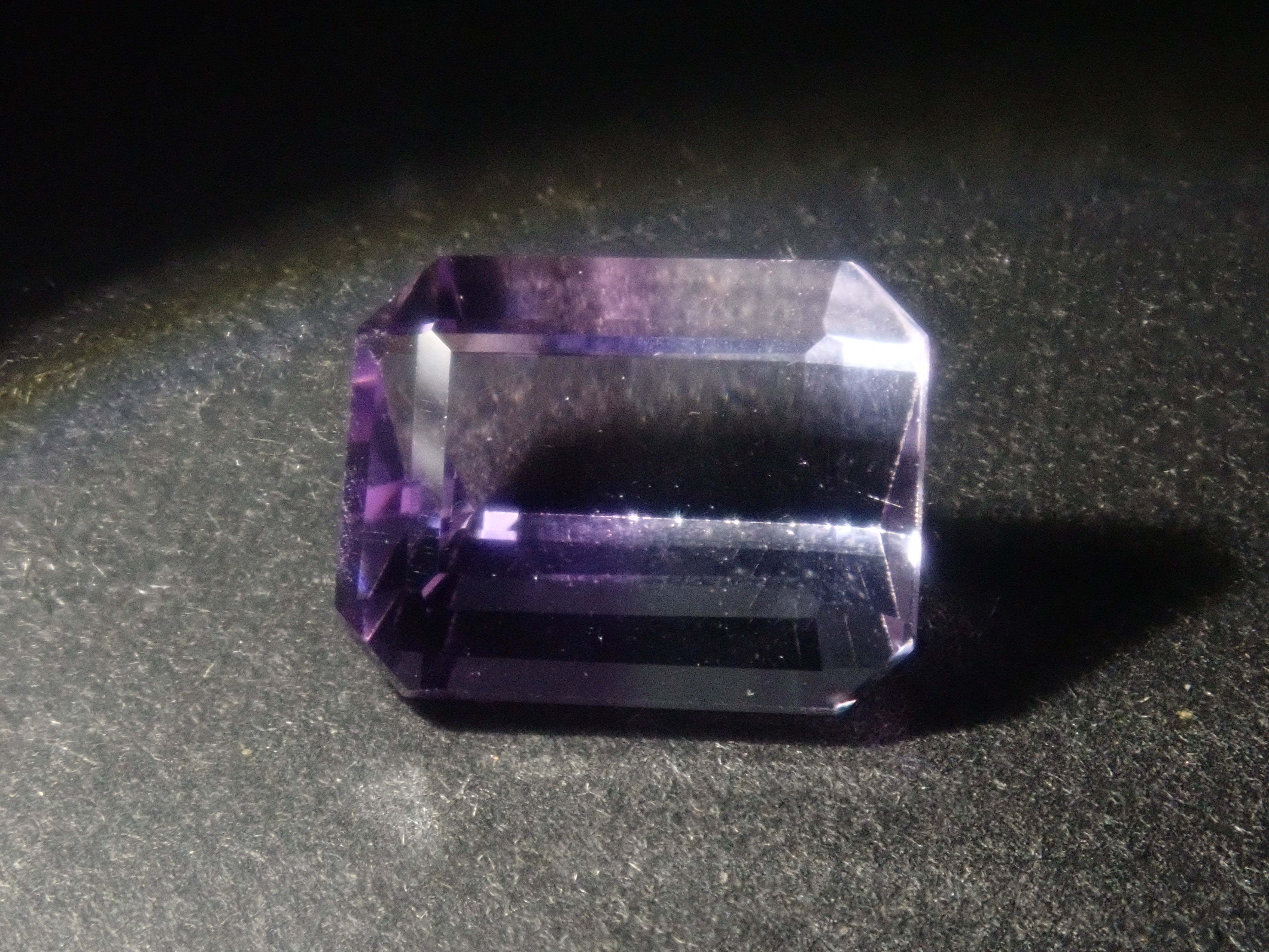 限定8石》ブラジル産バイカラーアメジストガチャ1石ルース（約9×7mm）