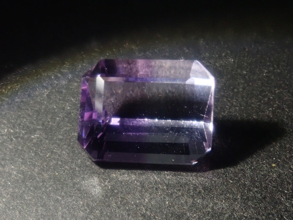 【10/2 22時販売】《限定8石》ブラジル産バイカラーアメジストガチャ1石ルース（約9×7mm）《複数購入割引有》