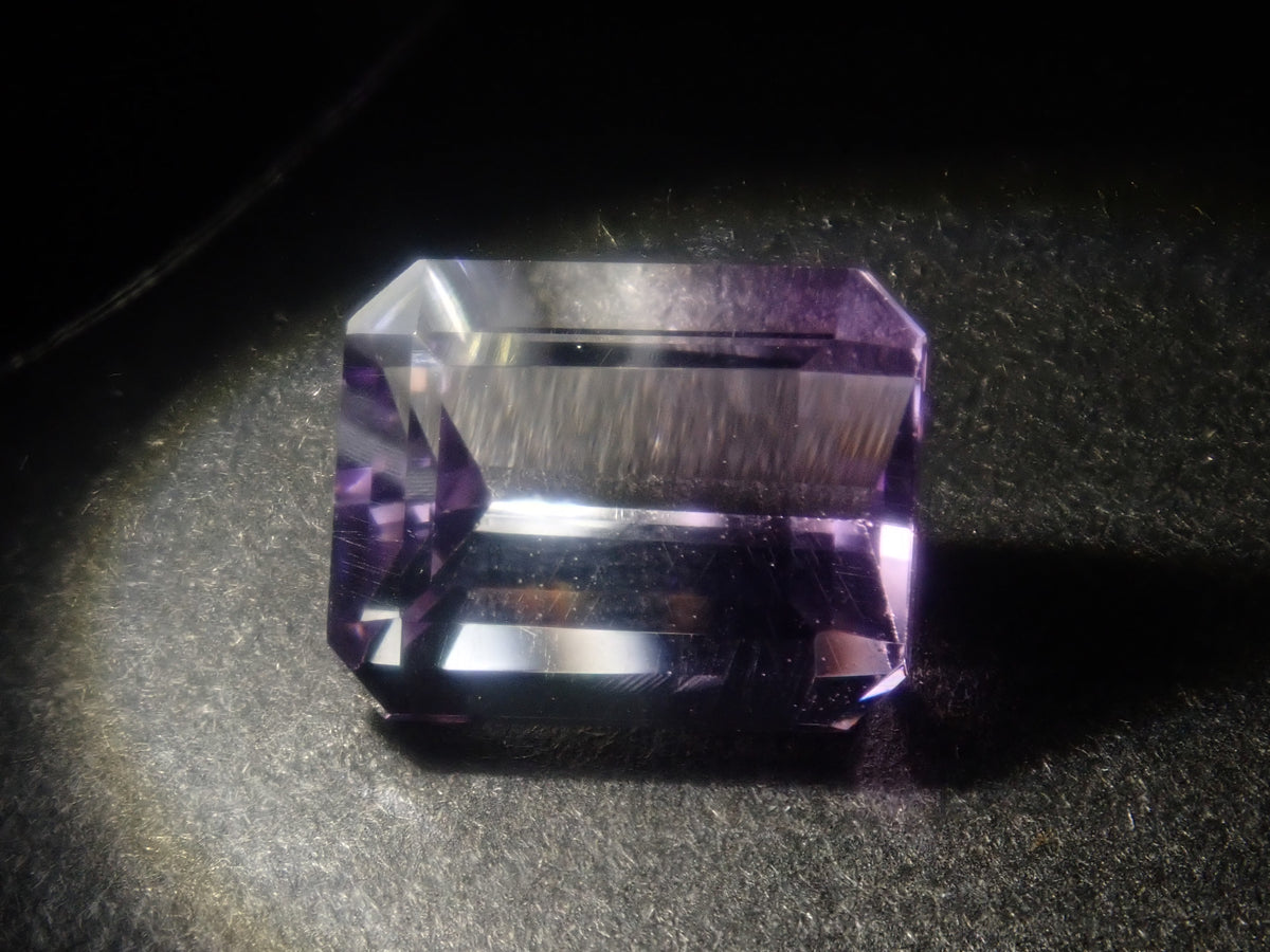 【10/2 22時販売】《限定8石》ブラジル産バイカラーアメジストガチャ1石ルース（約9×7mm）《複数購入割引有》