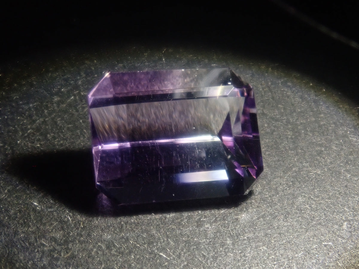 【10/2 22時販売】《限定8石》ブラジル産バイカラーアメジストガチャ1石ルース（約9×7mm）《複数購入割引有》