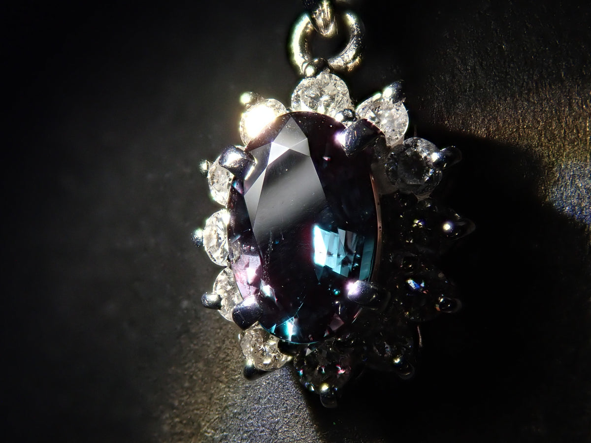 【9/28 22點開賣】【Colorfly】K18WG 巴西產亞歷山大變色石 0.3ct 鑽石 0.15ct 墜飾（項鍊墜飾）GIA