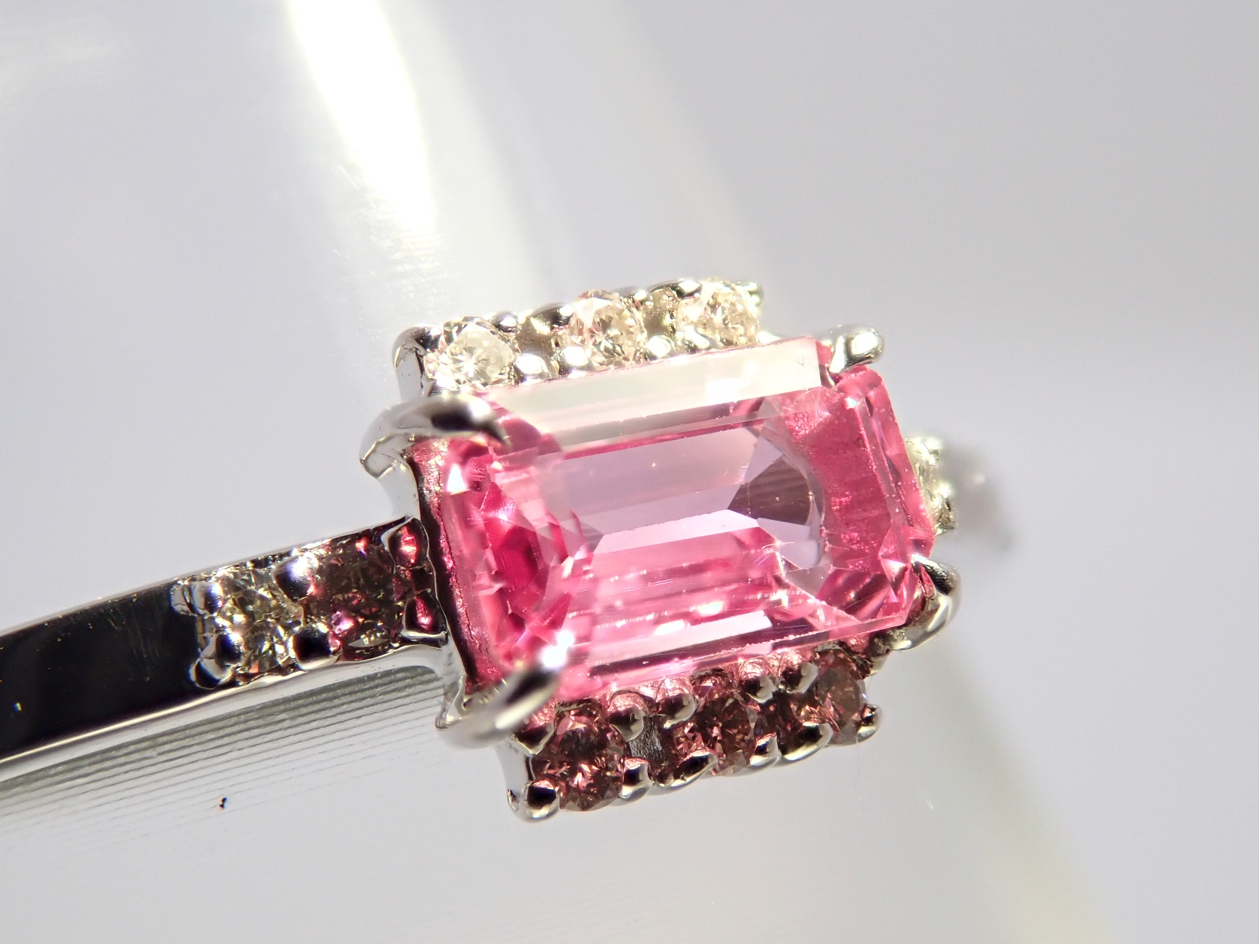 Pt900 ピンクサファイア 0.42ct ダイヤモンド 0.05ctリング 日独鑑