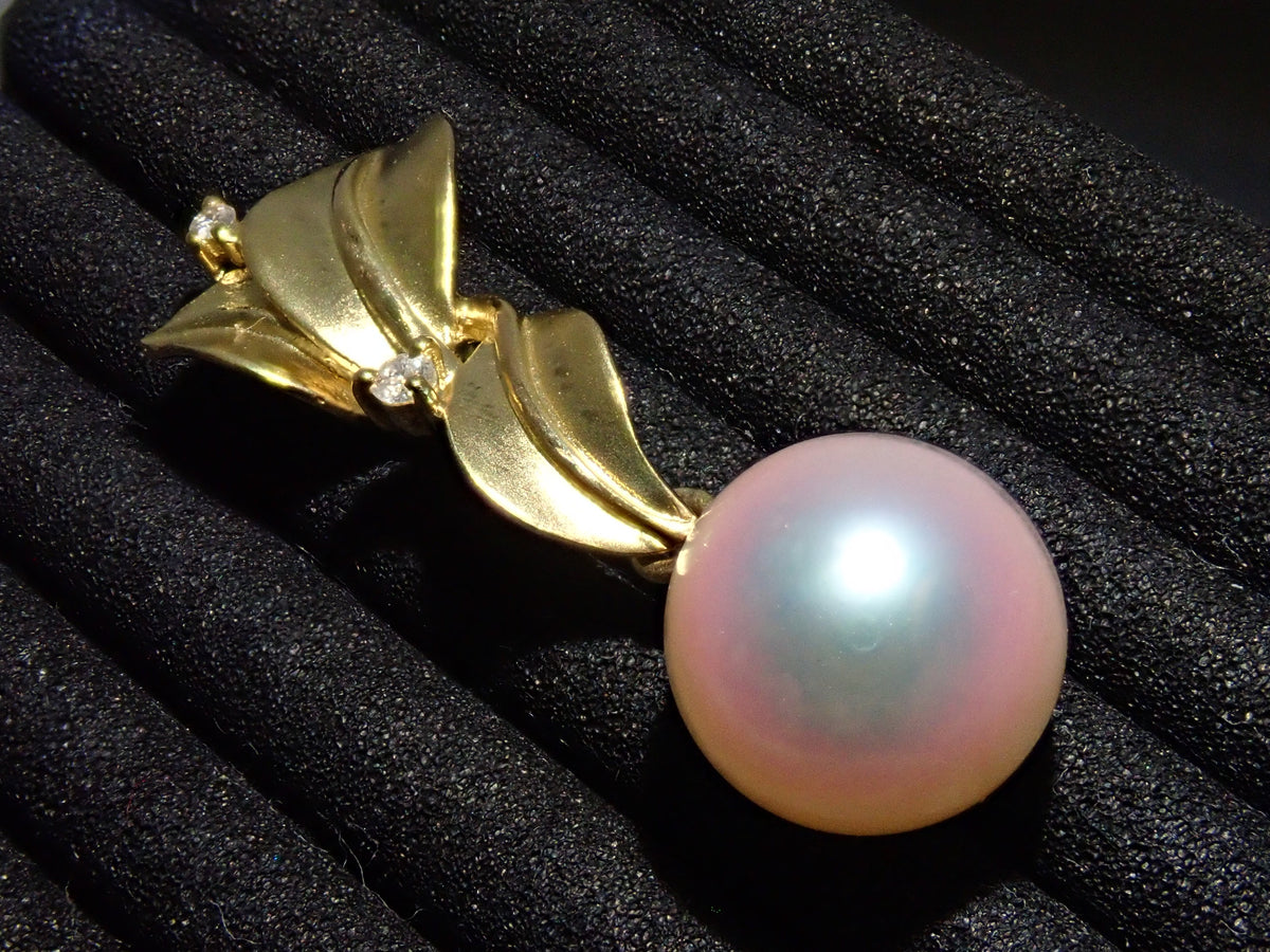 【10/7 22時販売】【カラフリ】K18 オーロラ天女 アコヤ真珠（アコヤパール） ダイヤモンド0.02ct ブローチ 真科研