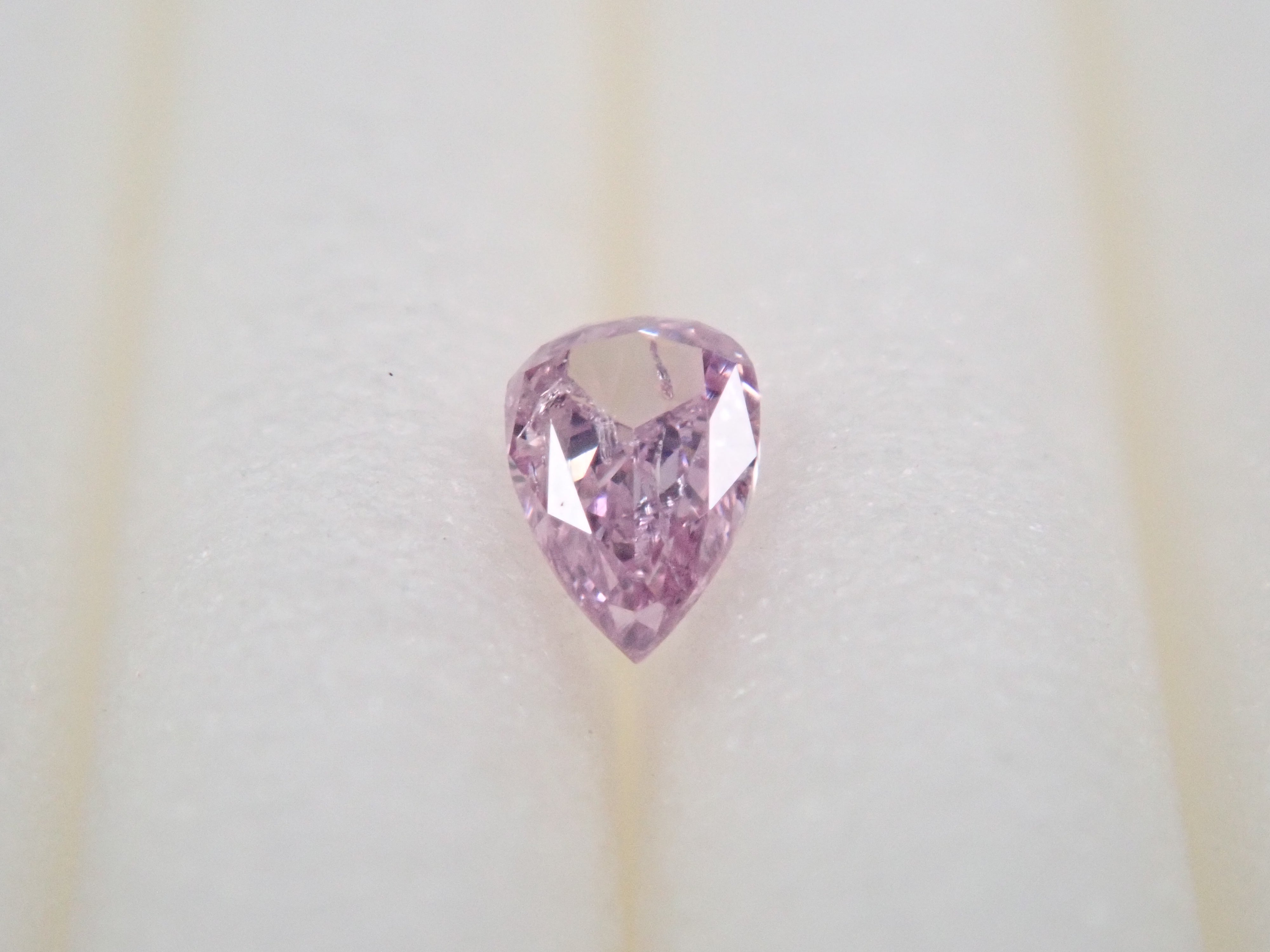 【32501526掲載】ピンクダイヤモンド 0.043ctルース(FANCY INTENSE PINK PURPLE, I-1)